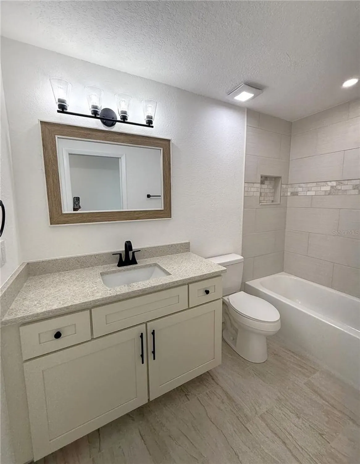 Property Slideshow image 22 of 58 | 9218 39th ln, Pinellas Park, FL, 33782