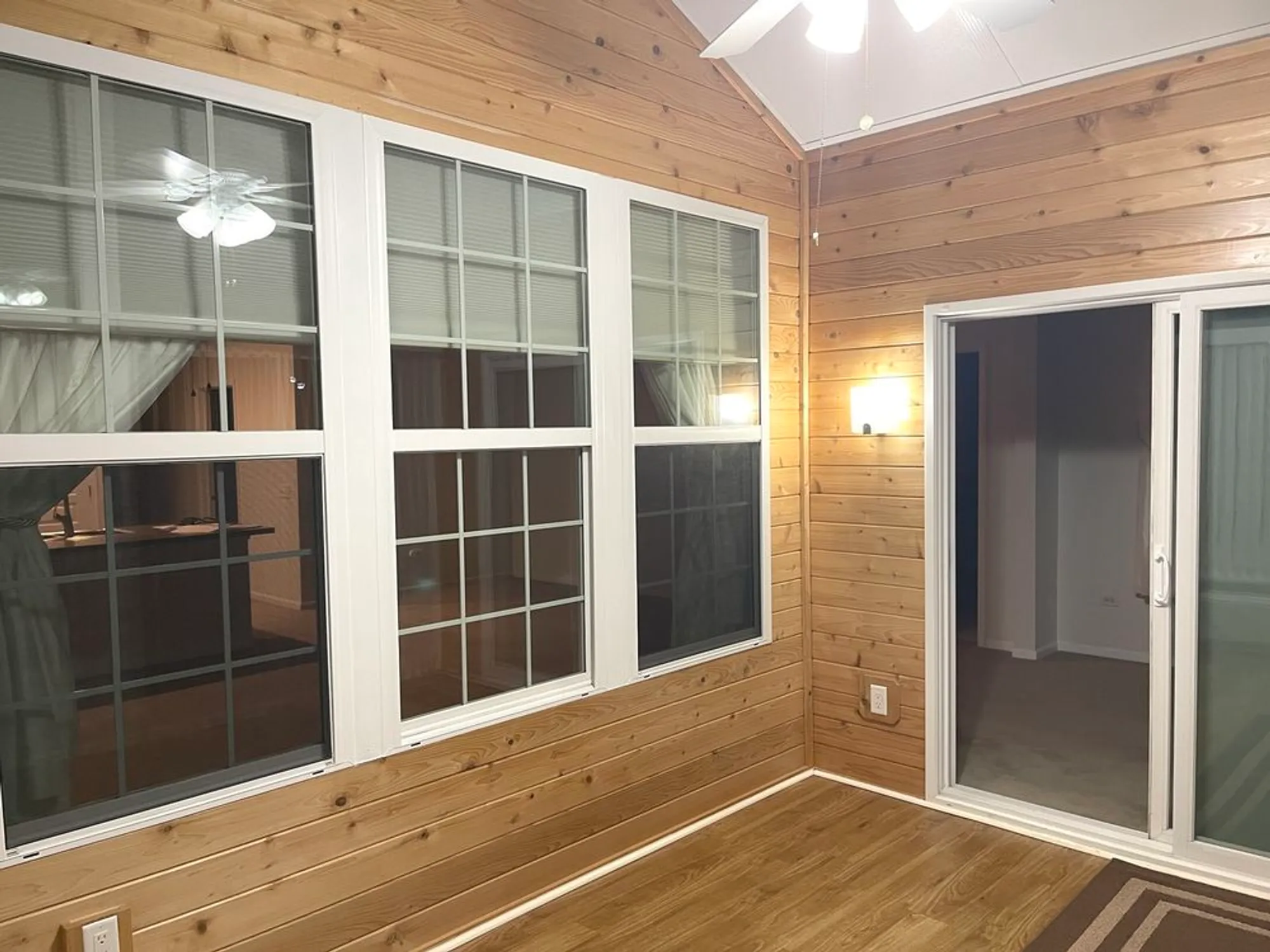 Property Slideshow image 12 of 33 | 704 flag dr, Shorewood, IL, 60404