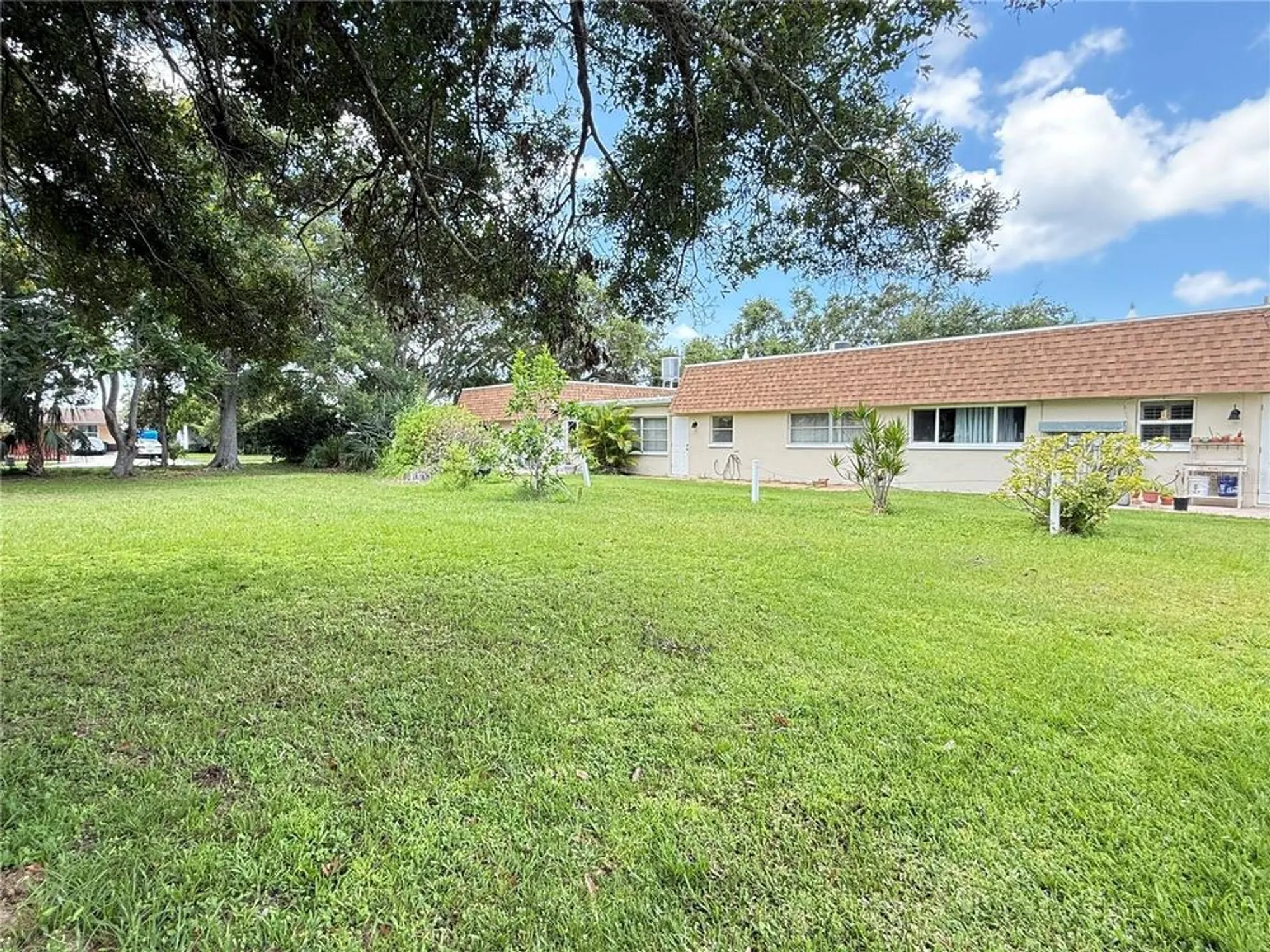 Property Slideshow image 25 of 42 | 8215 burgundy dr n # 8215, Pinellas Park, FL, 33781