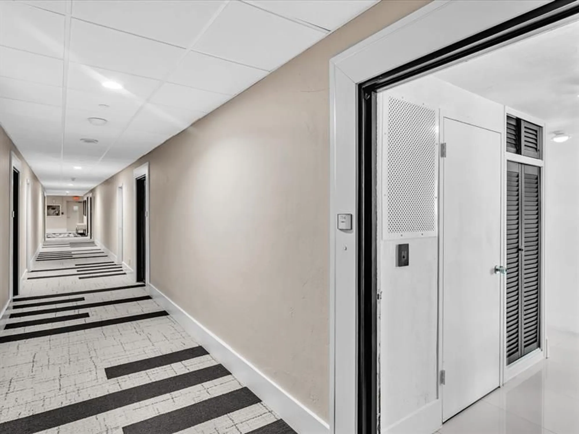 Property Slideshow image 2 of 44 | 3300 ne 36th st 714, Fort Lauderdale, FL, 33308