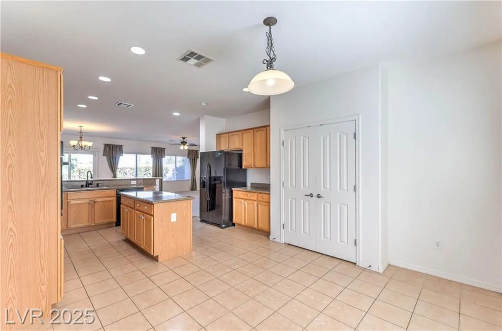 Property Slideshow image 22 of 52 | 2175 waterton rivers dr, Henderson, NV, 89044
