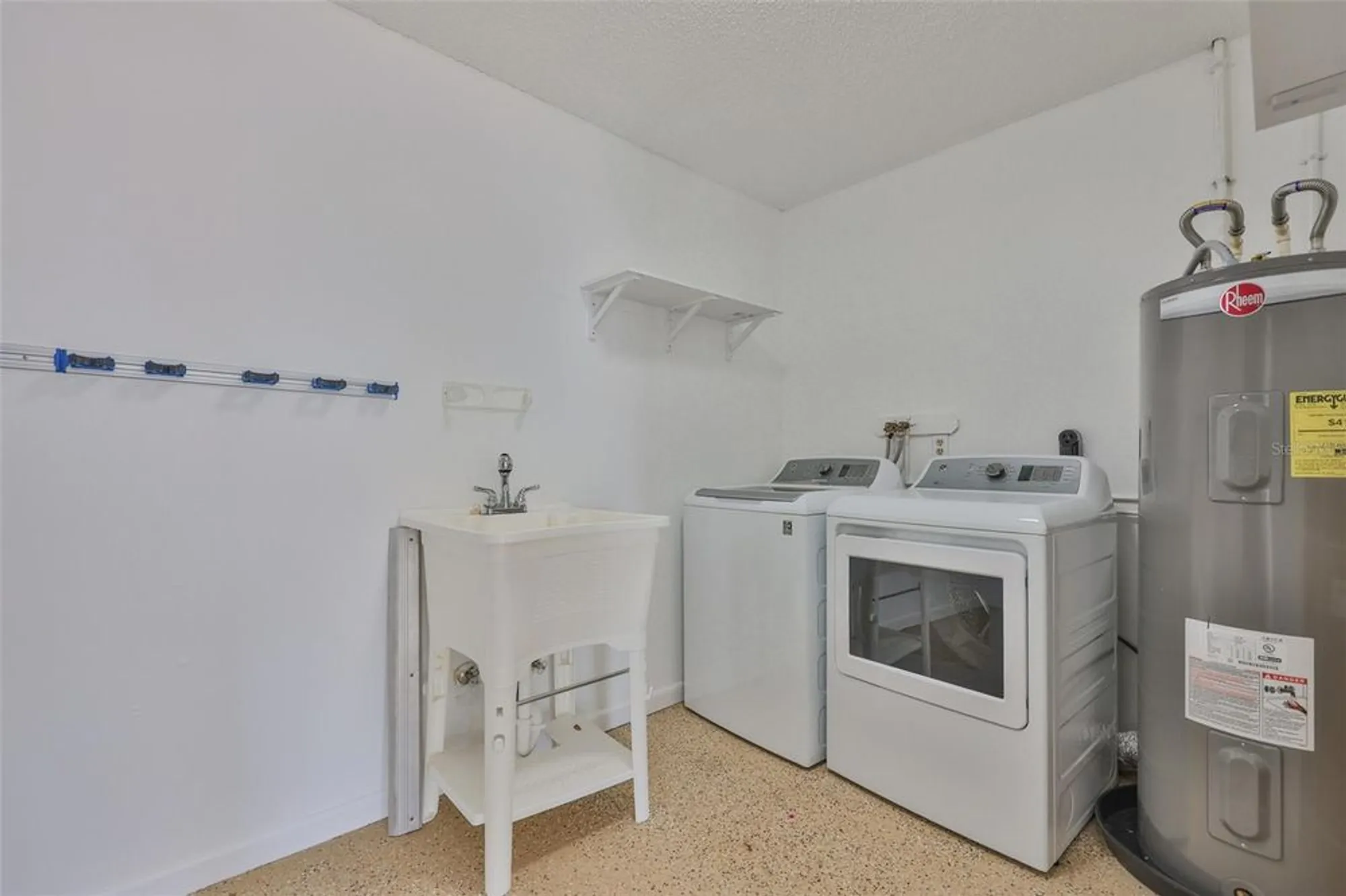 Property Slideshow image 31 of 54 | 1210 eastloch ct, Sun City Center, FL, 33573