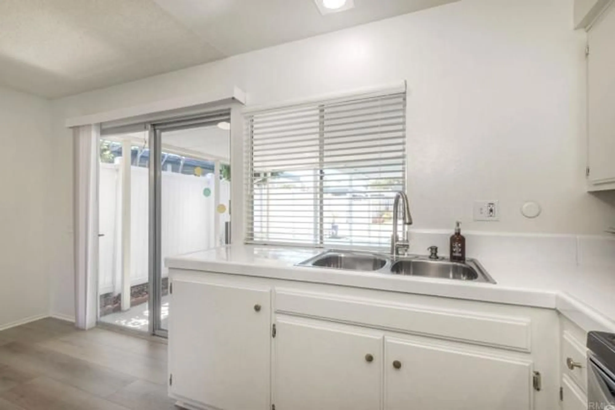 Property Slideshow image 12 of 41 | 3839 vista campana 16, Oceanside, CA, 92057