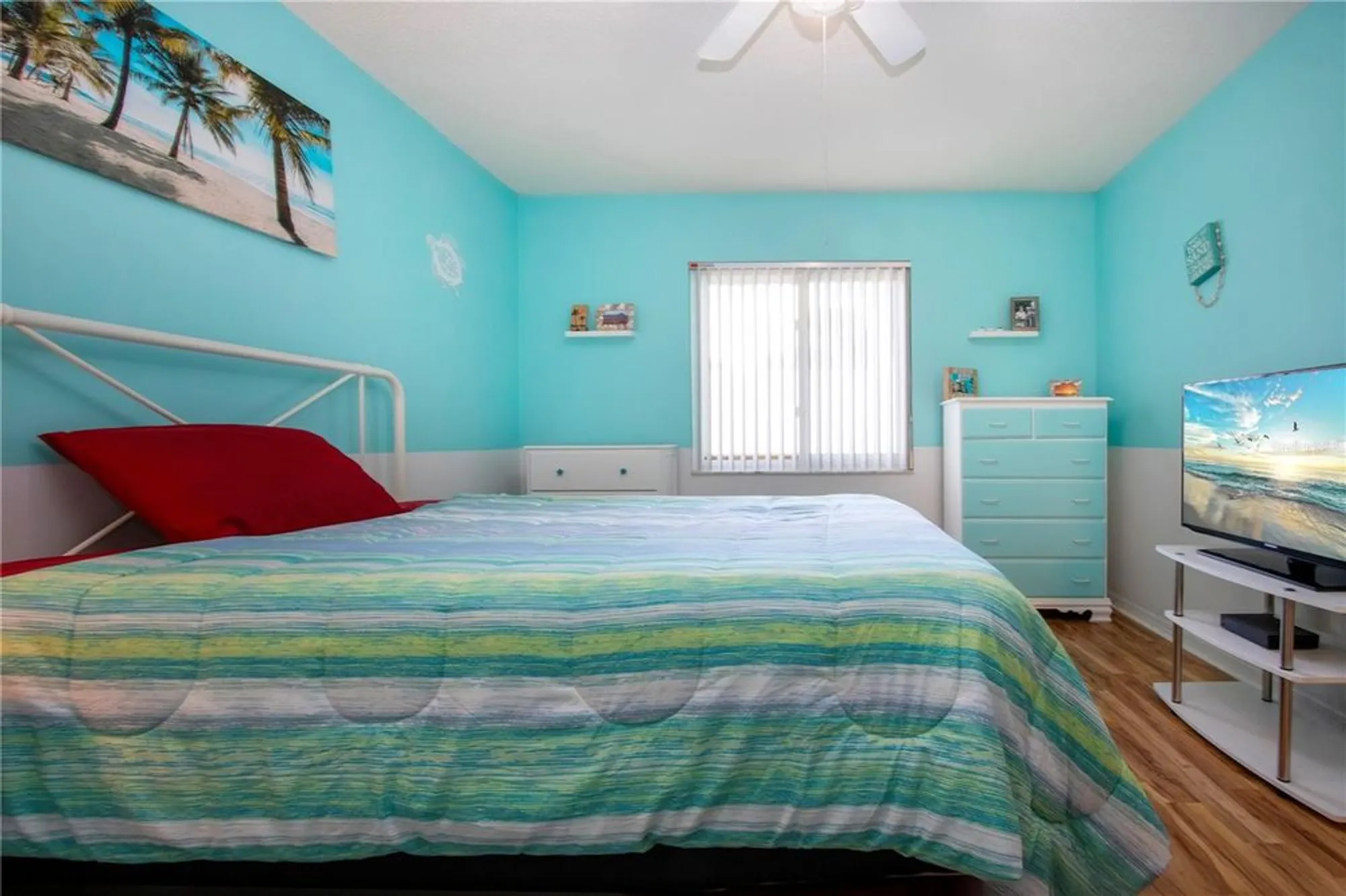 Property Slideshow image 21 of 49 | 1804 foxhunt dr b, Sun City Center, FL, 33573