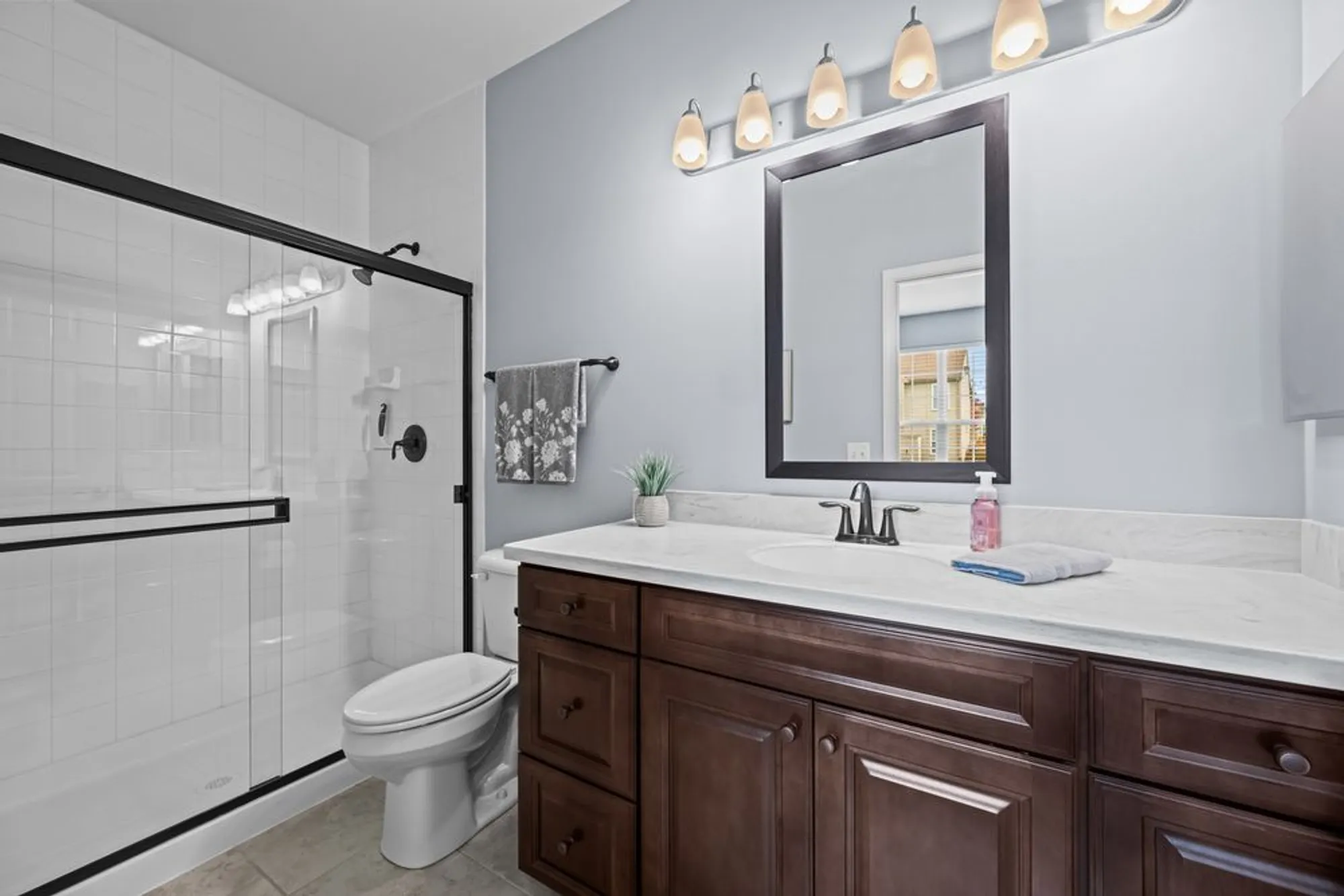 Property Slideshow image 14 of 23 | 460 mahogany dr, Algonquin, IL, 60102