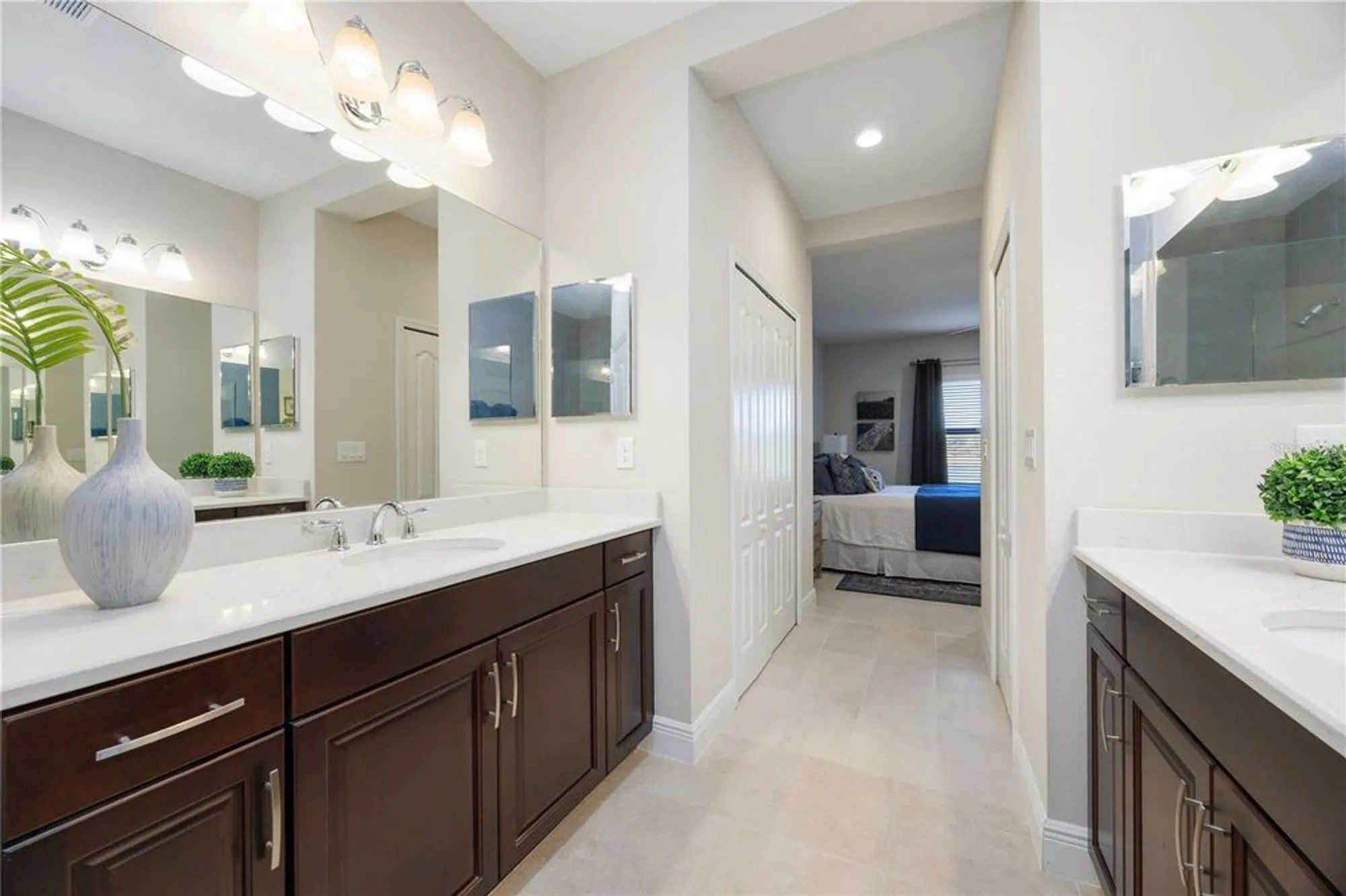 Property Slideshow image 36 of 70 | 21625 avon park ct, Venice, FL, 34293