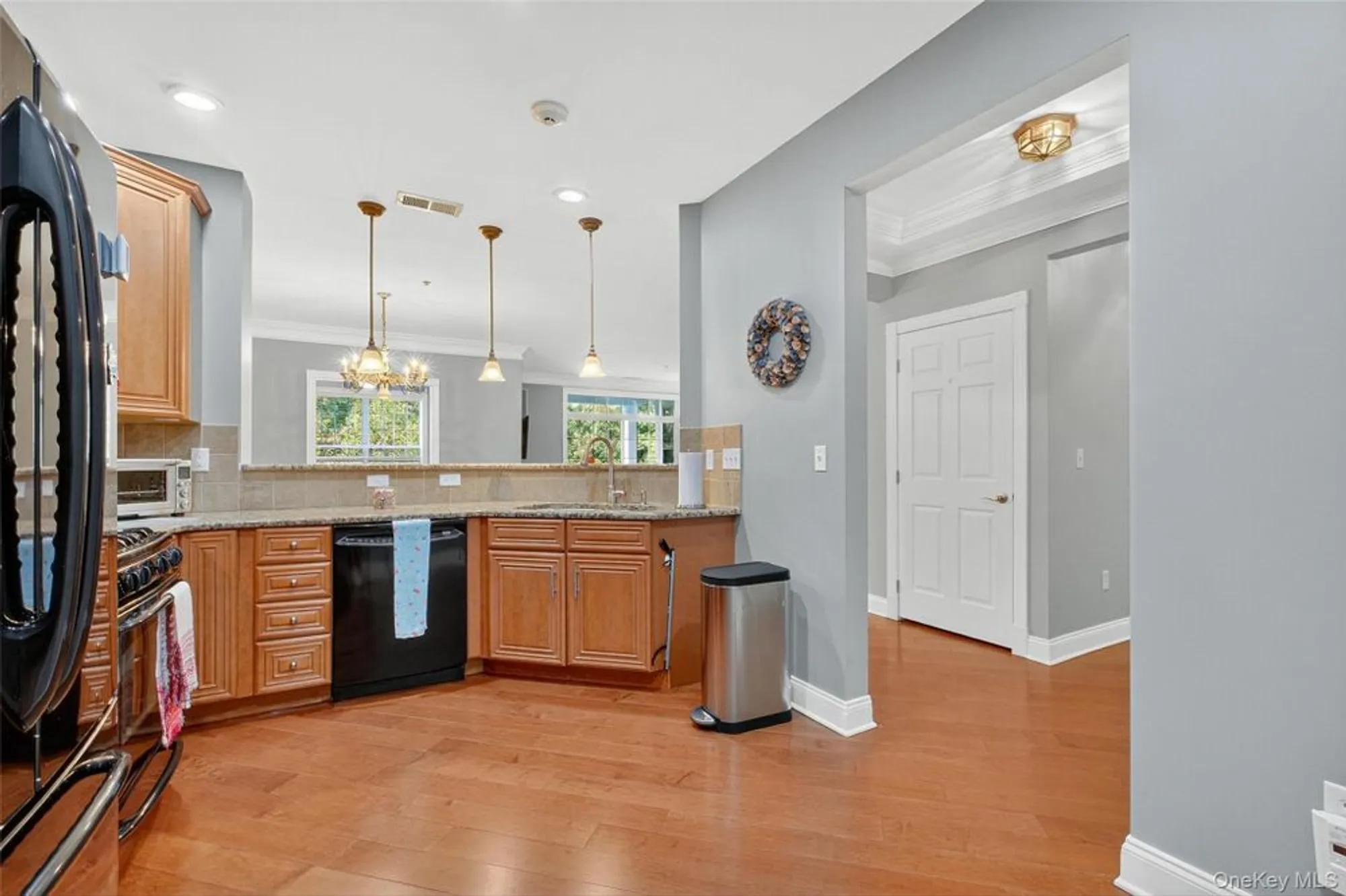 Property Slideshow image 8 of 43 | 423 regency dr, Fishkill, NY, 12524