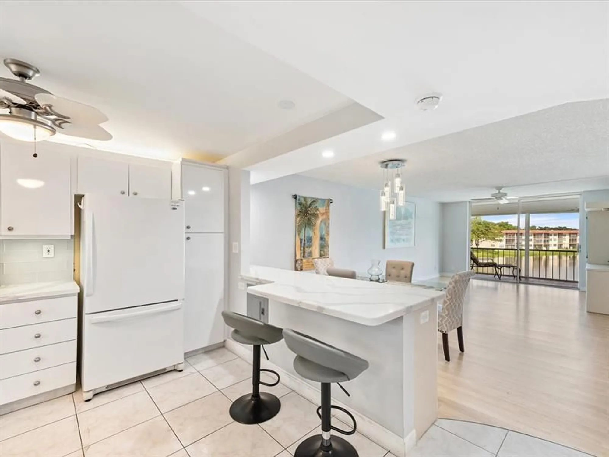 Property Slideshow image 10 of 42 | 9423 s hollybrook lake dr 309, Pembroke Pines, FL, 33025