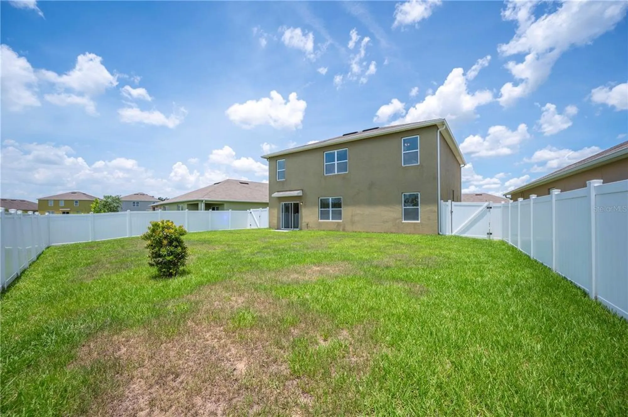 Property Slideshow image 43 of 49 | 2062 blue highlands dr, Lakeland, FL, 33811