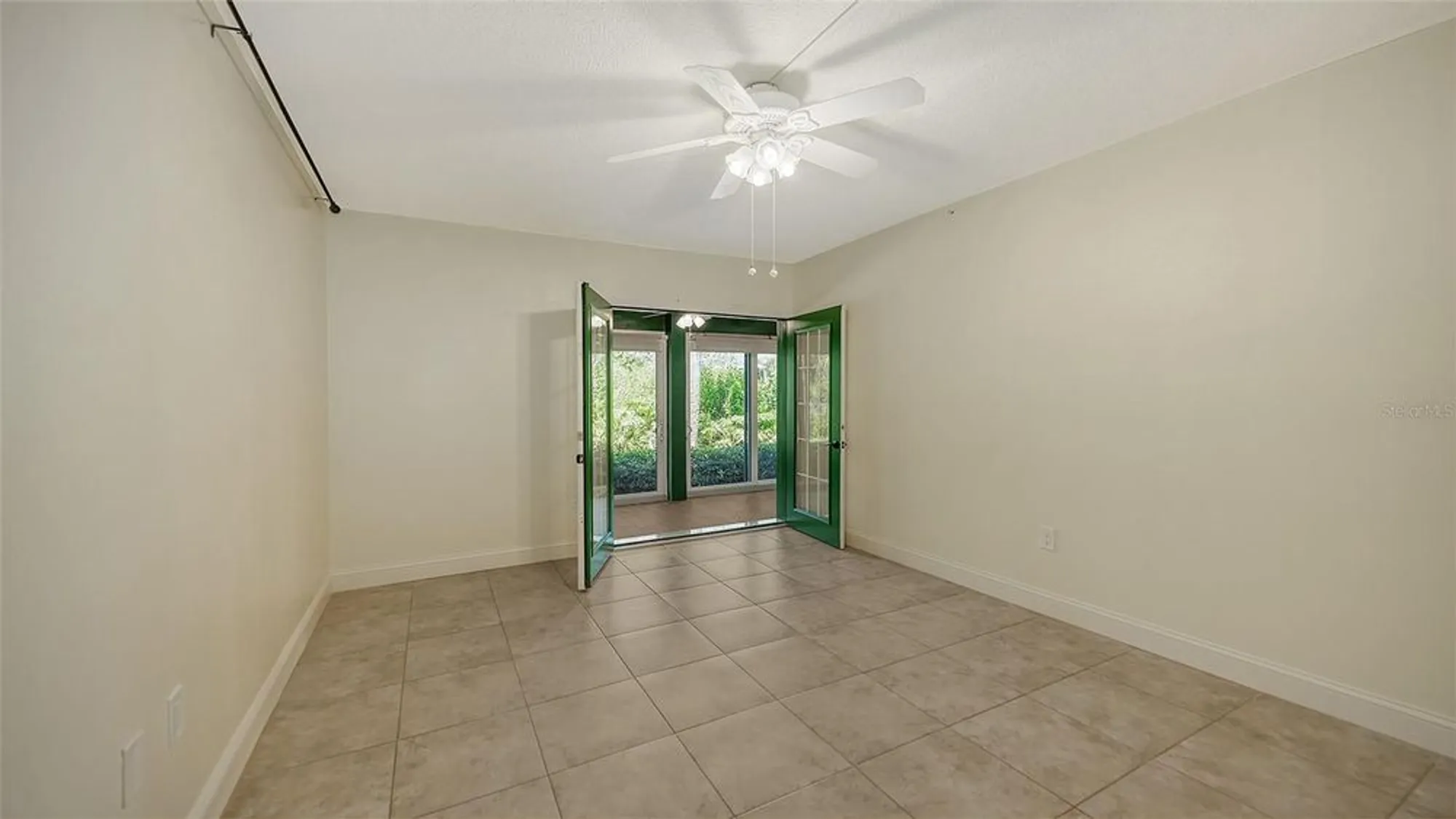 Property Slideshow image 44 of 91 | 225 hourglass way apt 103, Sarasota, FL, 34242