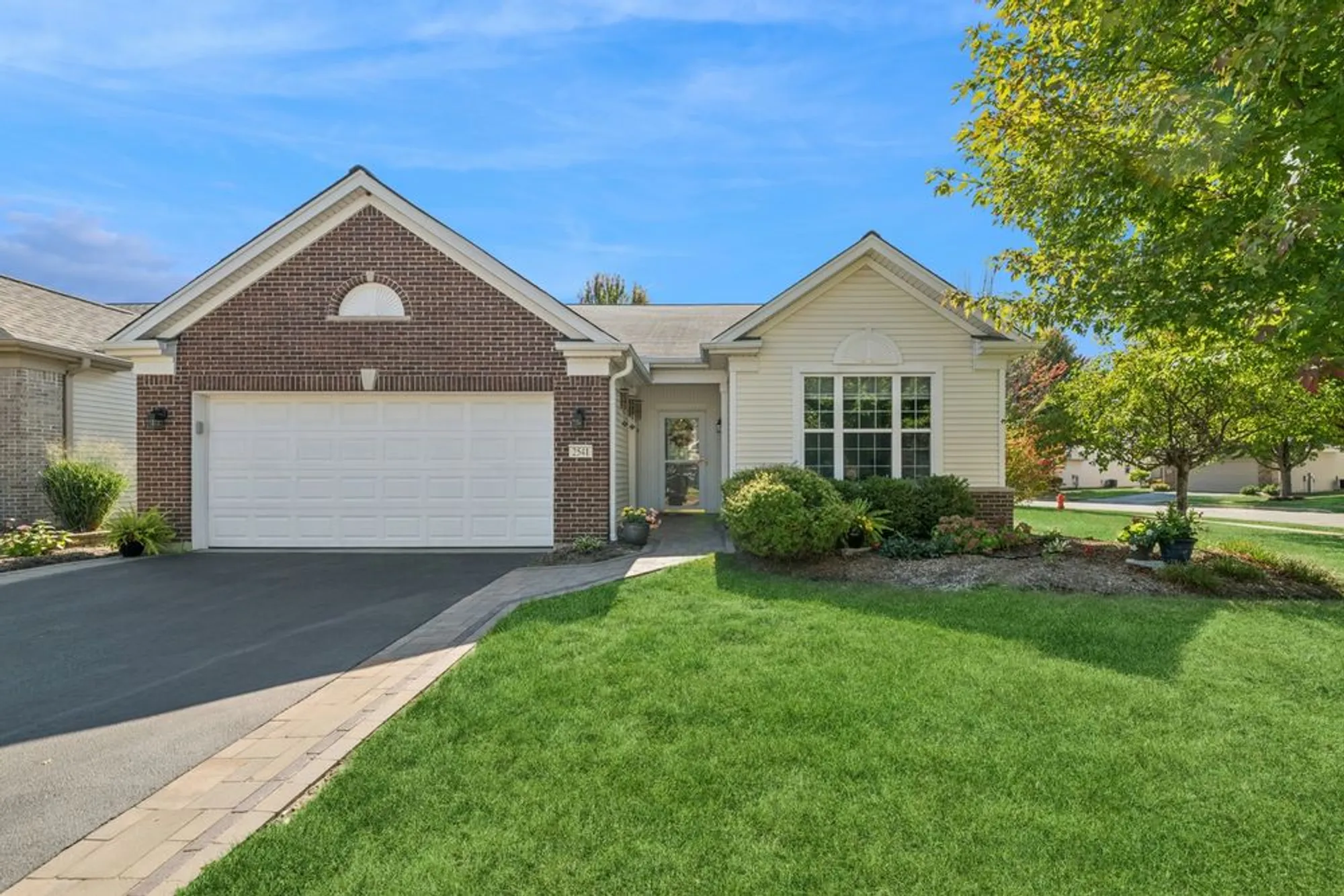 Property Slideshow image 1 of 27 | 2541 harvest vly, Elgin, IL, 60124