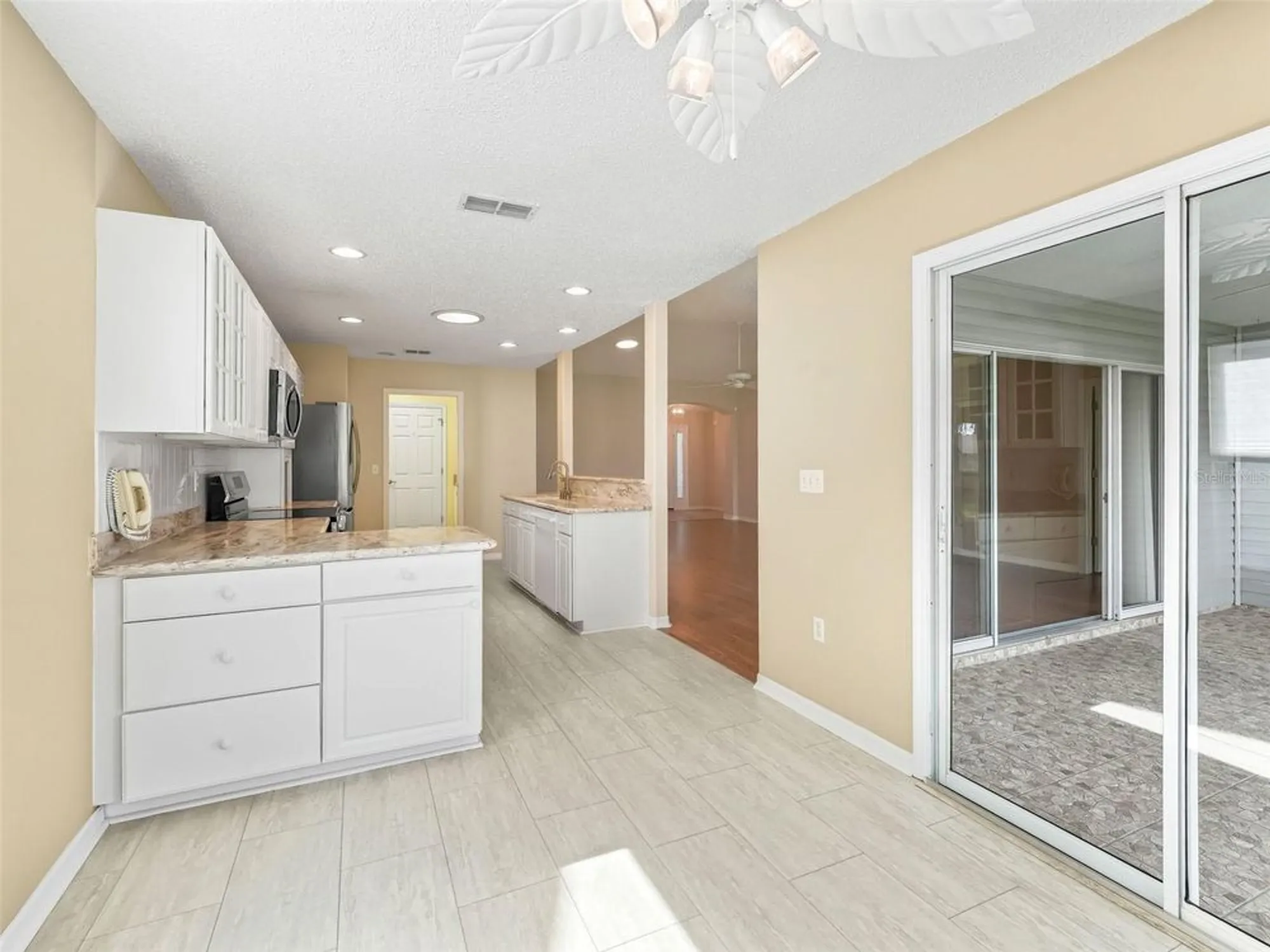 Property Slideshow image 13 of 30 | 721 timbercrest dr, Leesburg, FL, 34748