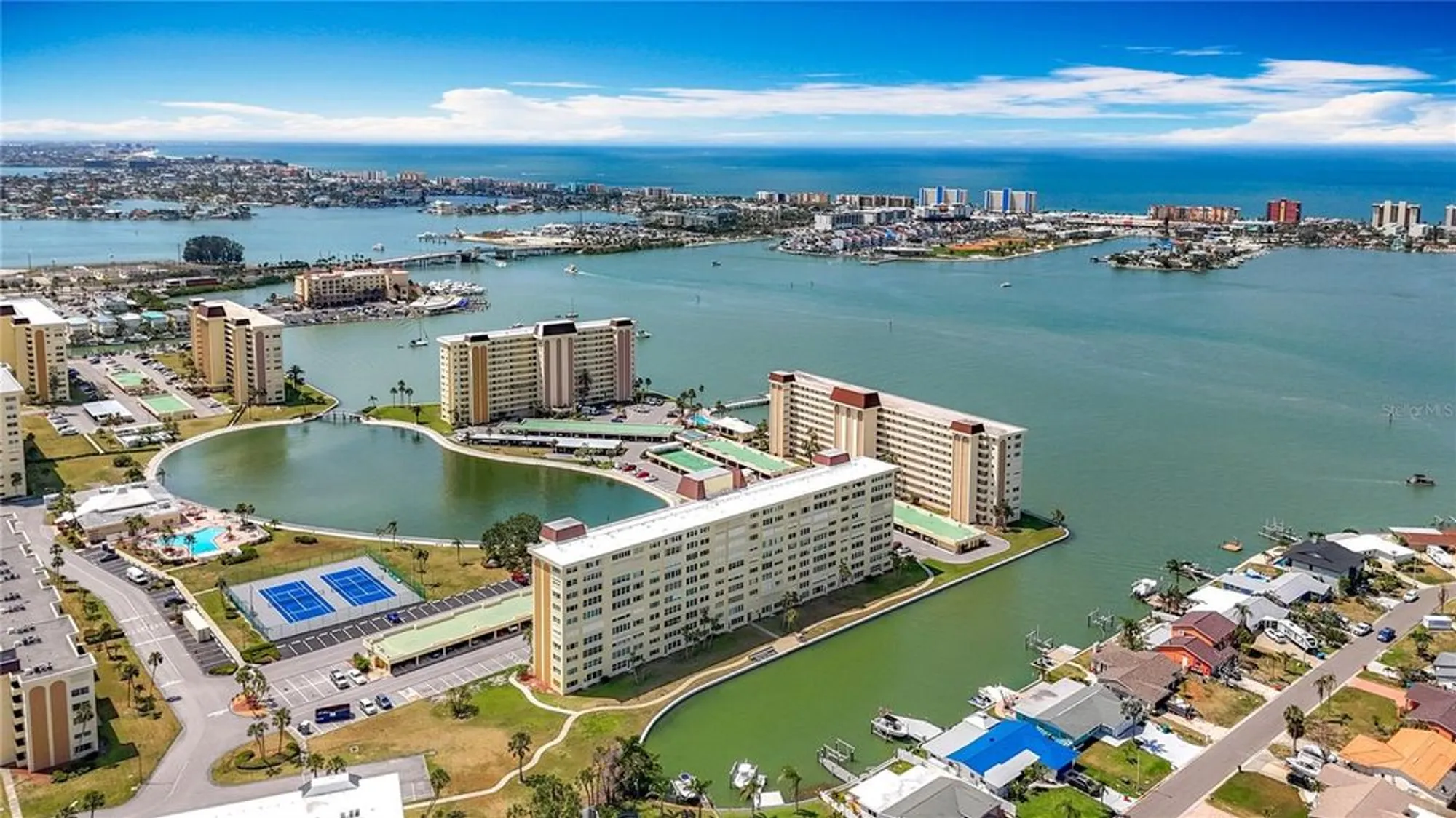 Property Slideshow image 47 of 61 | 4725 cove cir apt 908, St Petersburg, FL, 33708