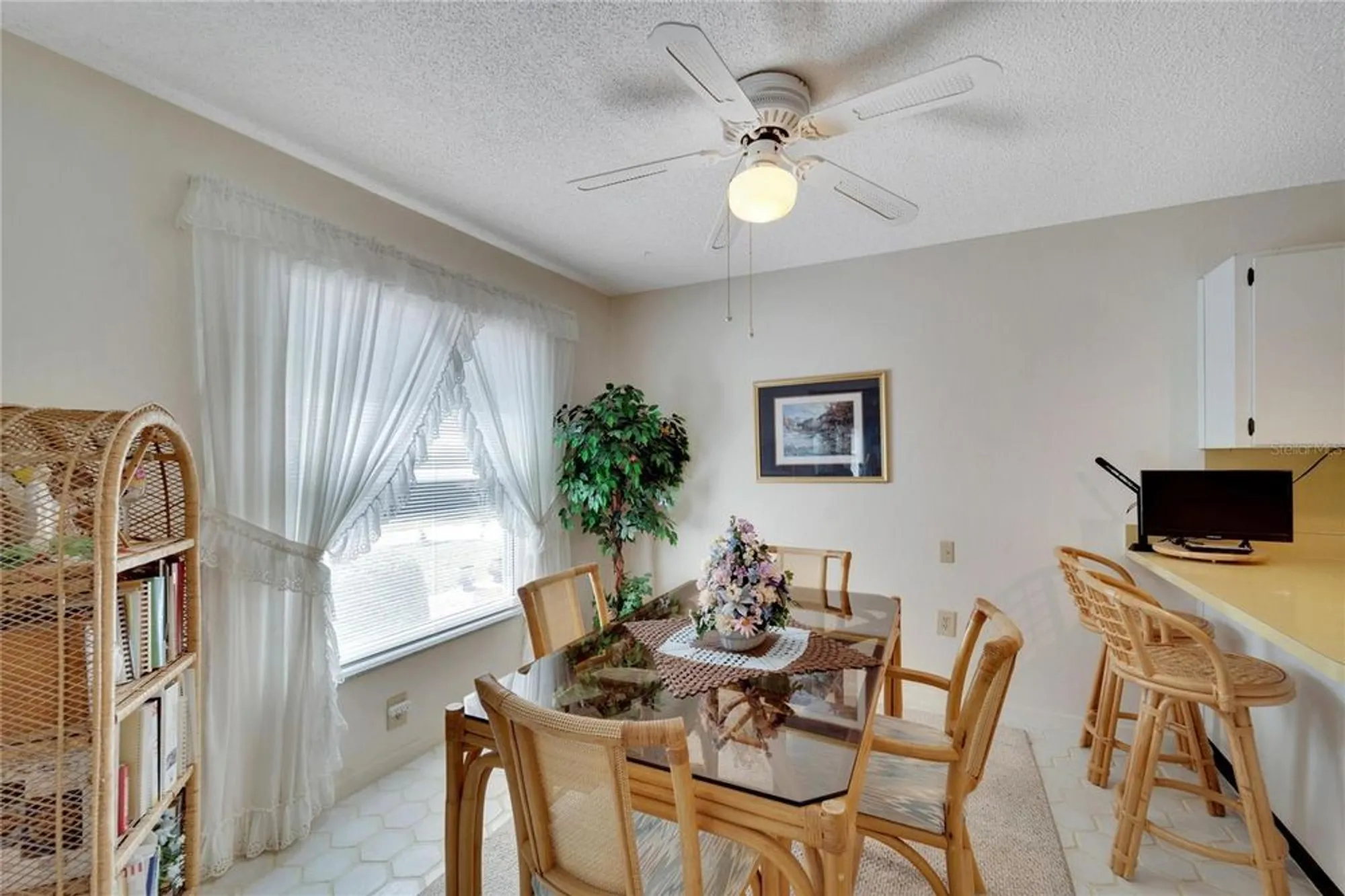 Property Slideshow image 6 of 42 | 612 allegheny dr, Sun City Center, FL, 33573