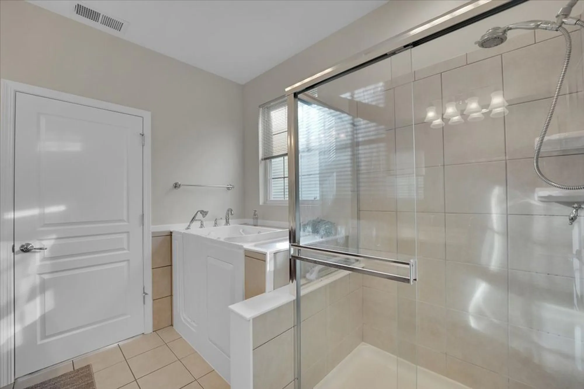 Property Slideshow image 19 of 32 | 14525 tawny ln, Huntley, IL, 60142