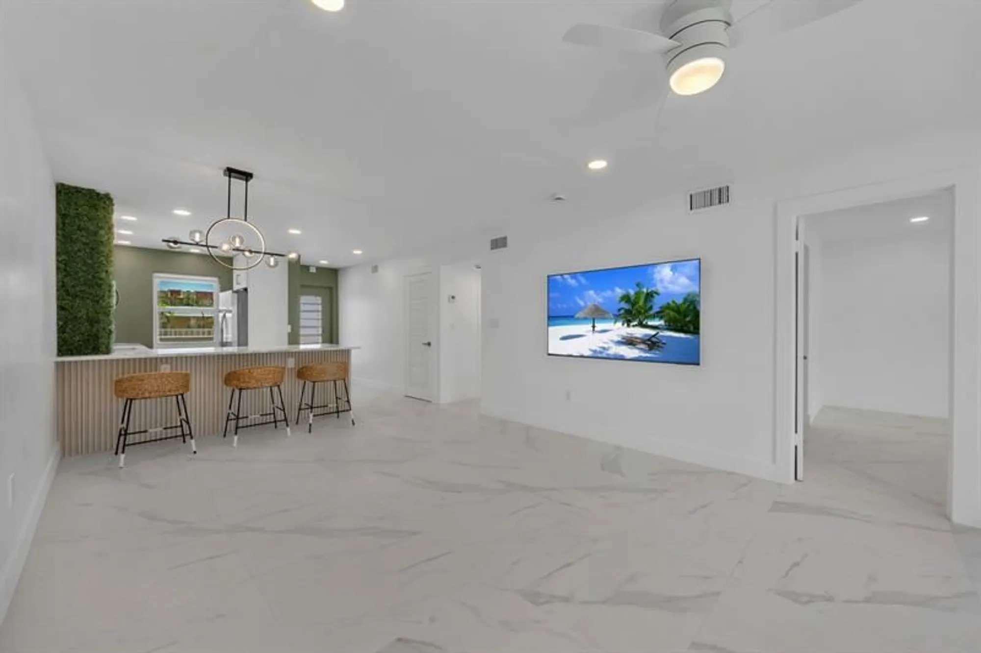Property Slideshow image 8 of 31 | 9818 marina blvd apt 1225, Boca Raton, FL, 33428