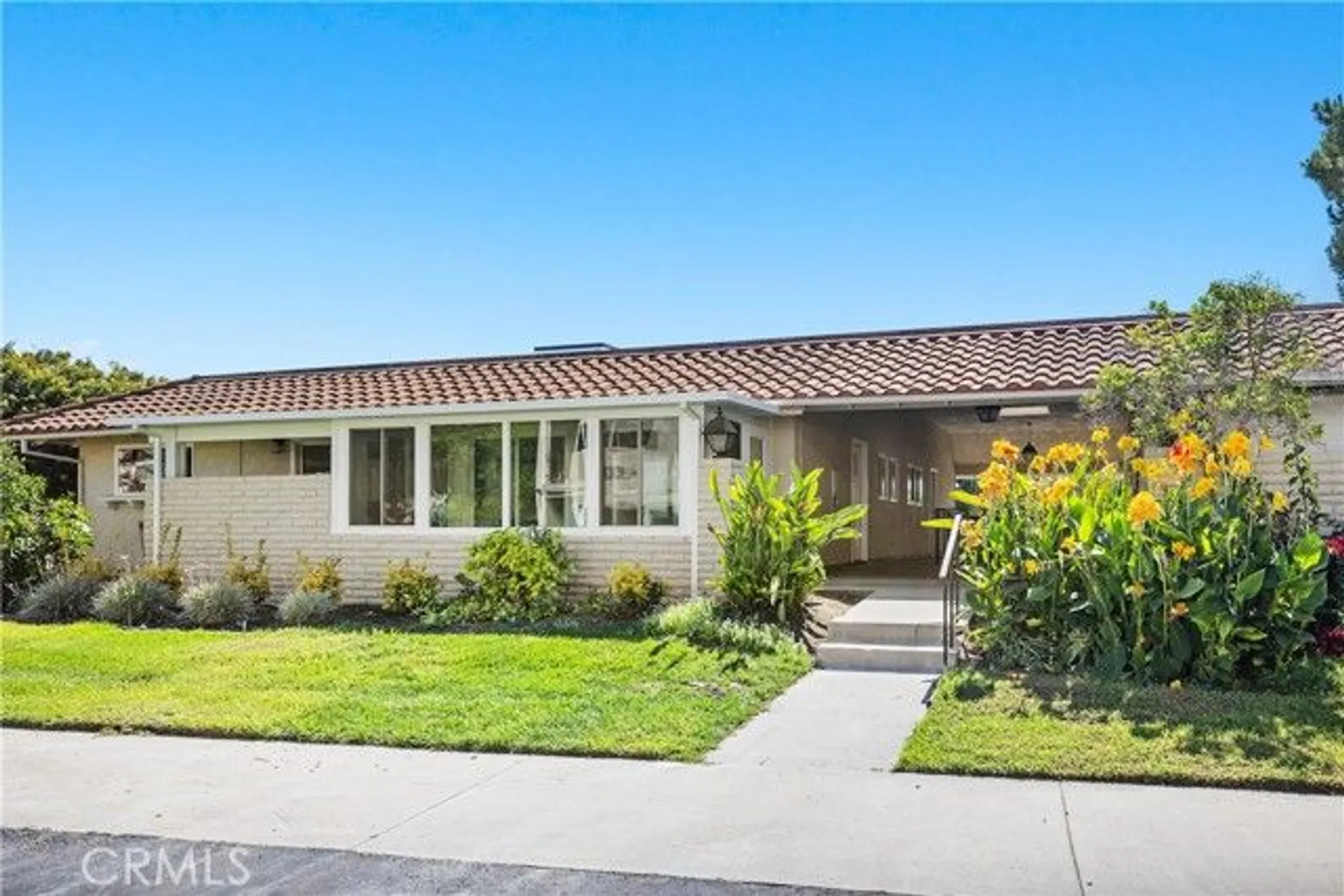 Property Slideshow image 31 of 49 | 2171 via mariposa e unit e n, Laguna Woods, CA, 92637