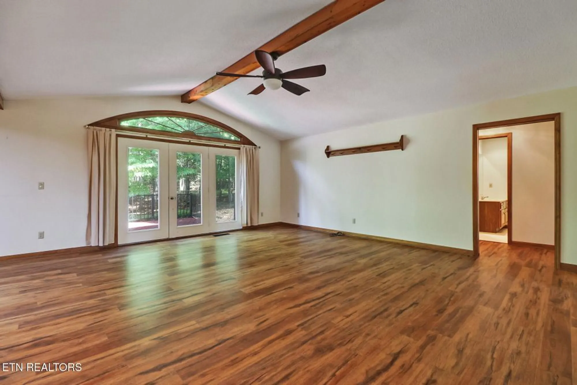 Property Slideshow image 7 of 51 | 143 sugarbush cir, Crossville, TN, 38558