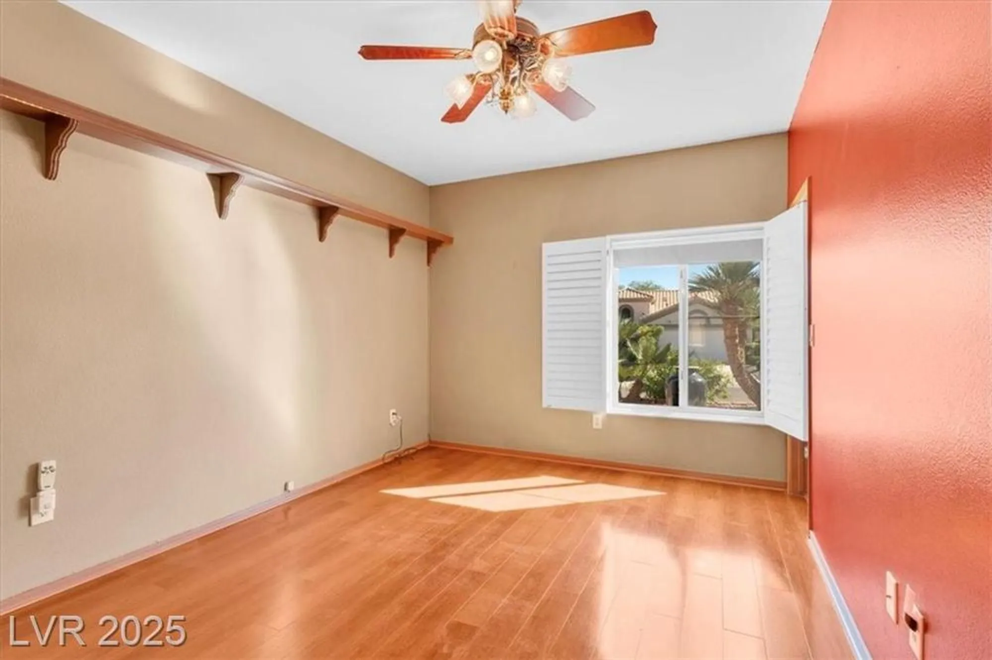 Property Slideshow image 15 of 46 | 2621 hanging rock dr, Las Vegas, NV, 89134