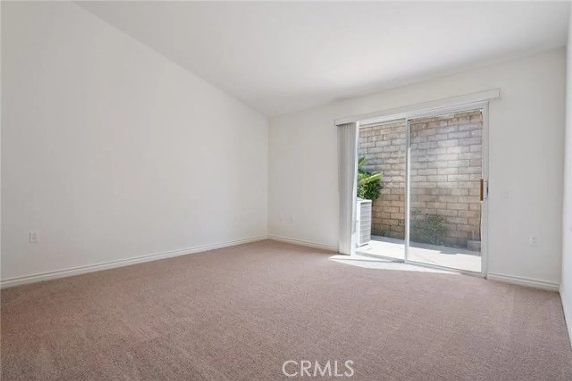 Property Slideshow image 28 of 52 | 2024 tulip ave, Simi Valley, CA, 93063