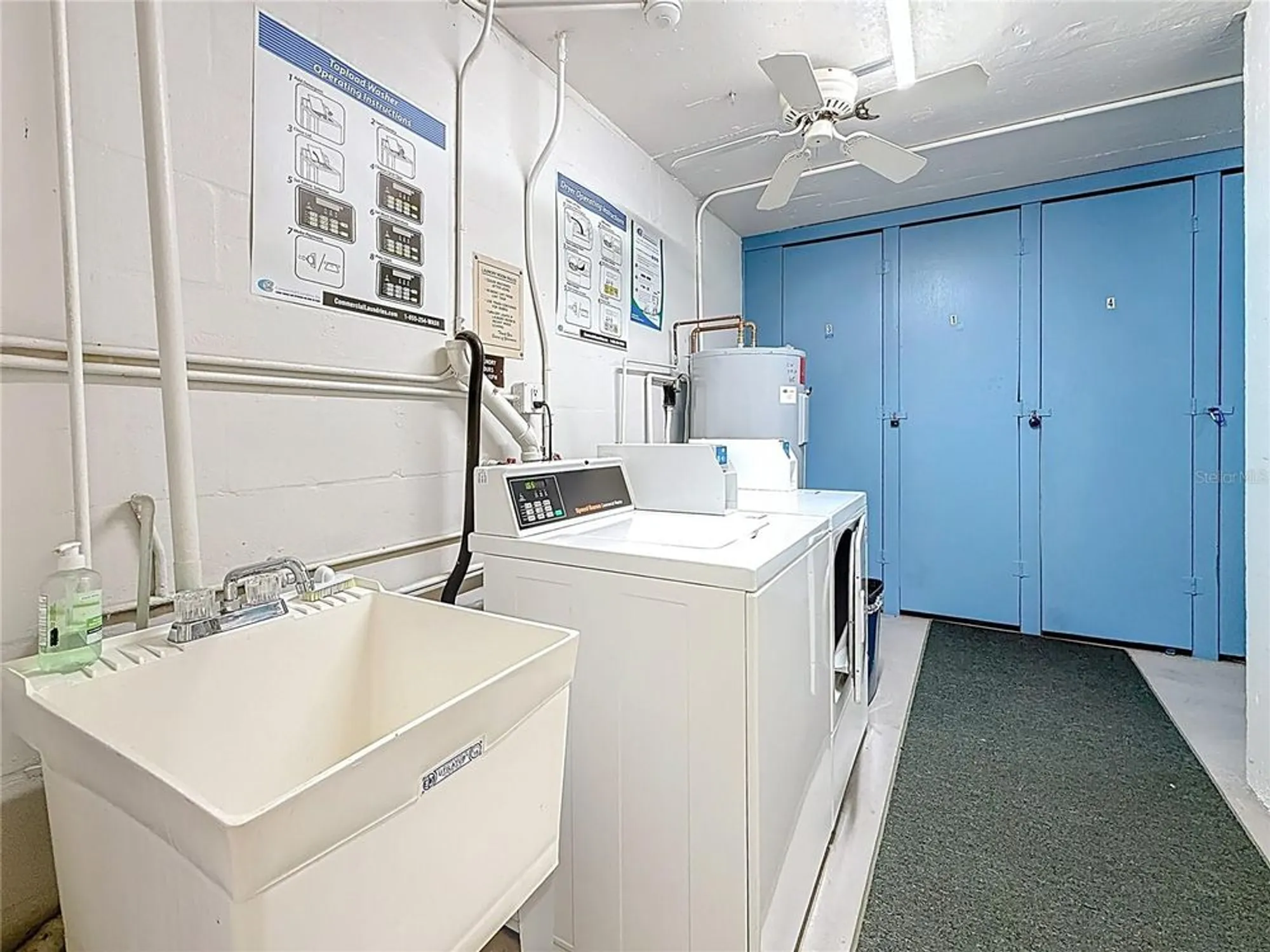 Property Slideshow image 32 of 61 | 4725 cove cir apt 908, St Petersburg, FL, 33708