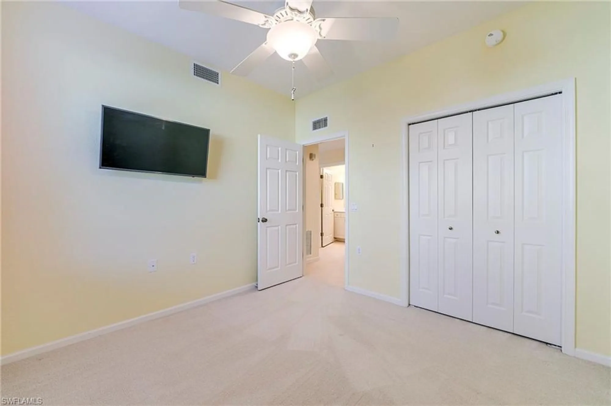 Property Slideshow image 27 of 44 | 3090 meandering way 101, Fort Myers, FL, 33905