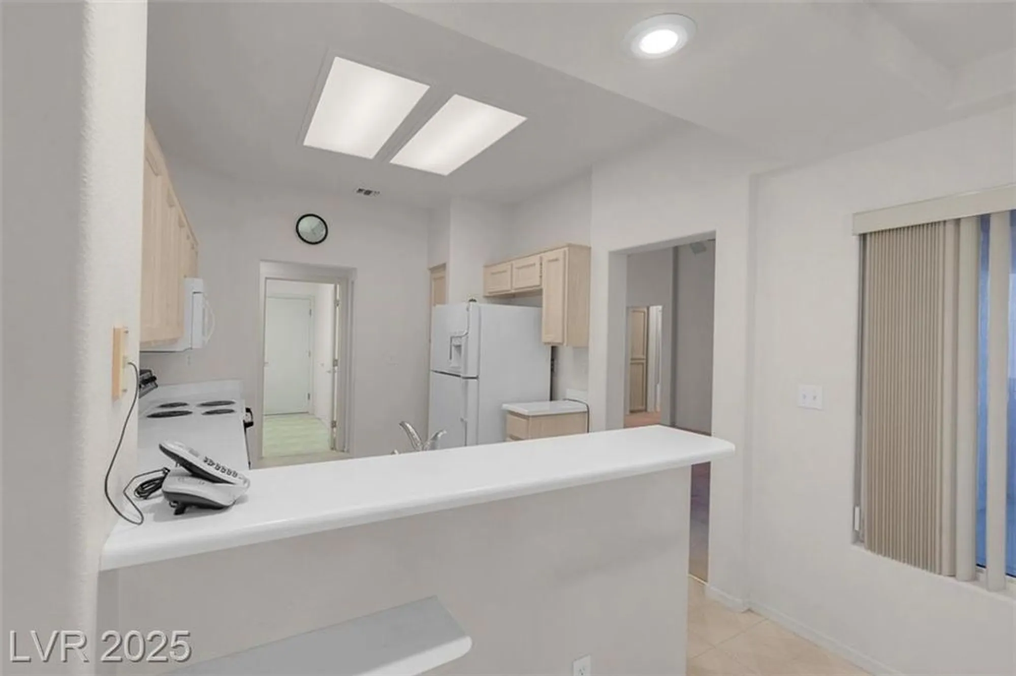 Property Slideshow image 17 of 38 | 10013 cresent creek dr, Las Vegas, NV, 89134