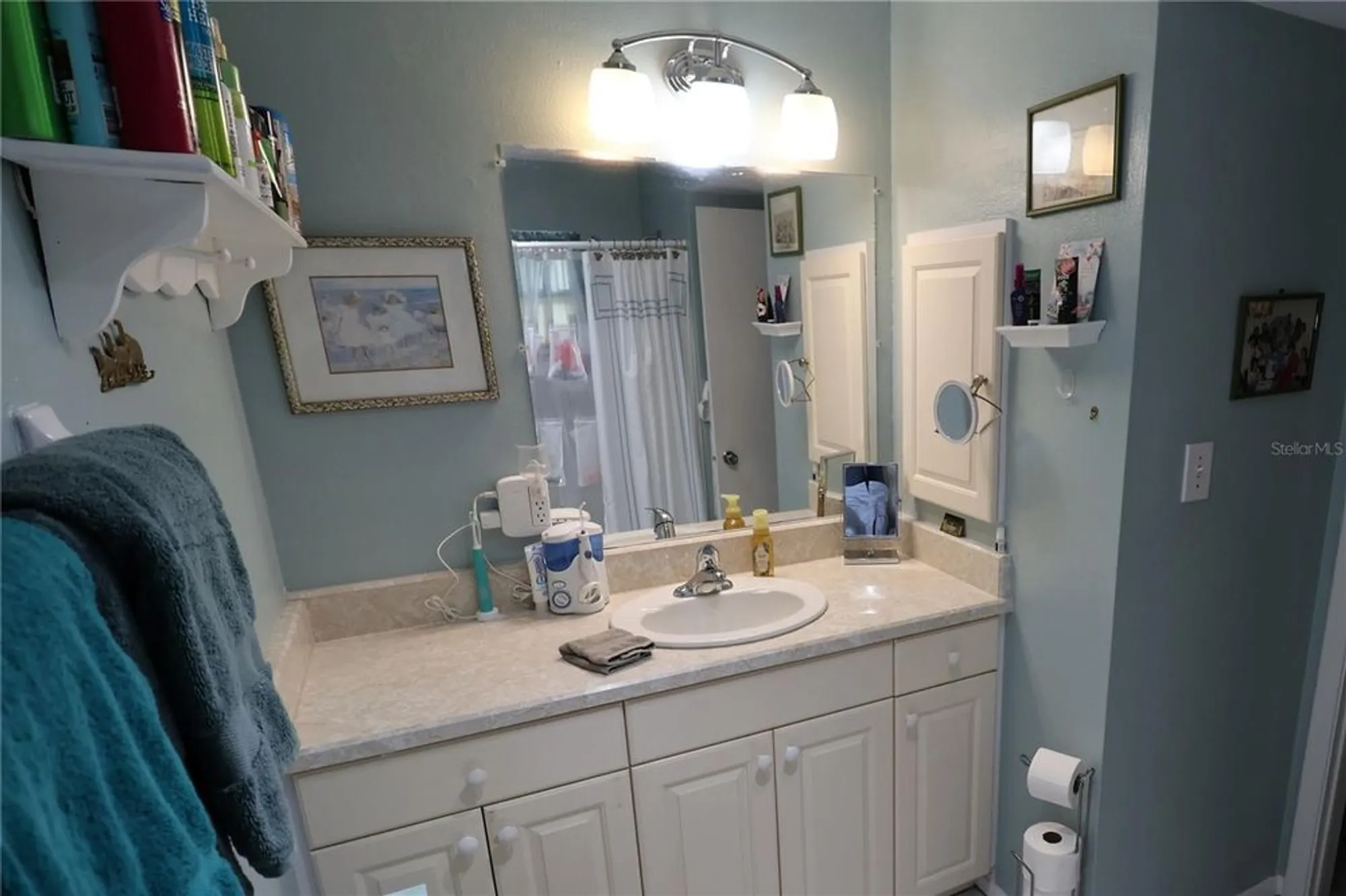 Property Slideshow image 6 of 12 | 4705 5th st 305, Bradenton, FL, 34207