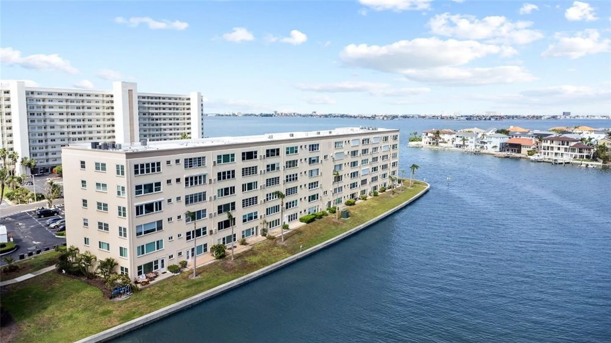 Property Slideshow image 2 of 39 | 6075 shore blvd 215, Gulfport, FL, 33707