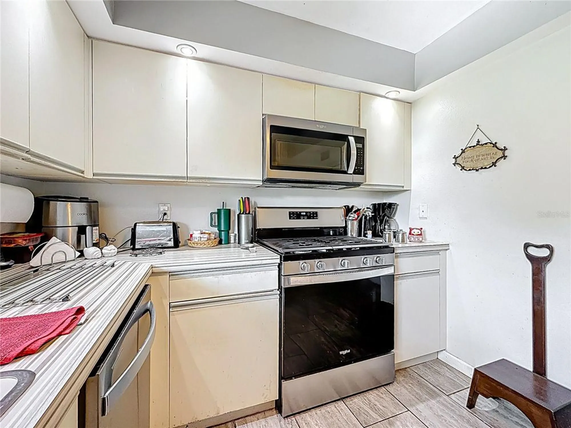 Property Slideshow image 41 of 51 | 5920 80th st n unit 406, Saint Petersburg, FL, 33709