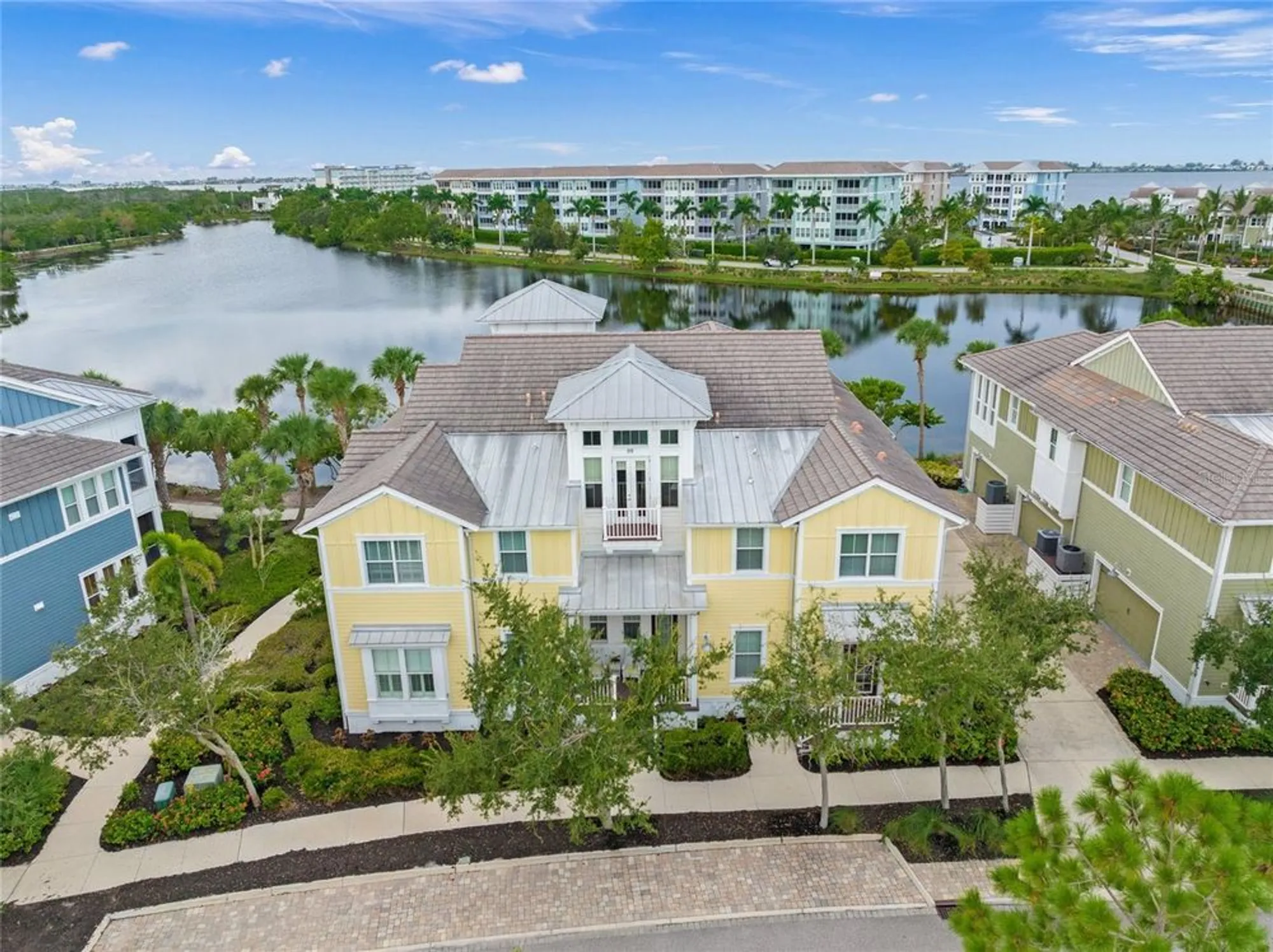 Property Slideshow image 1 of 51 | 340 sapphire lake dr unit 201, Bradenton, FL, 34209