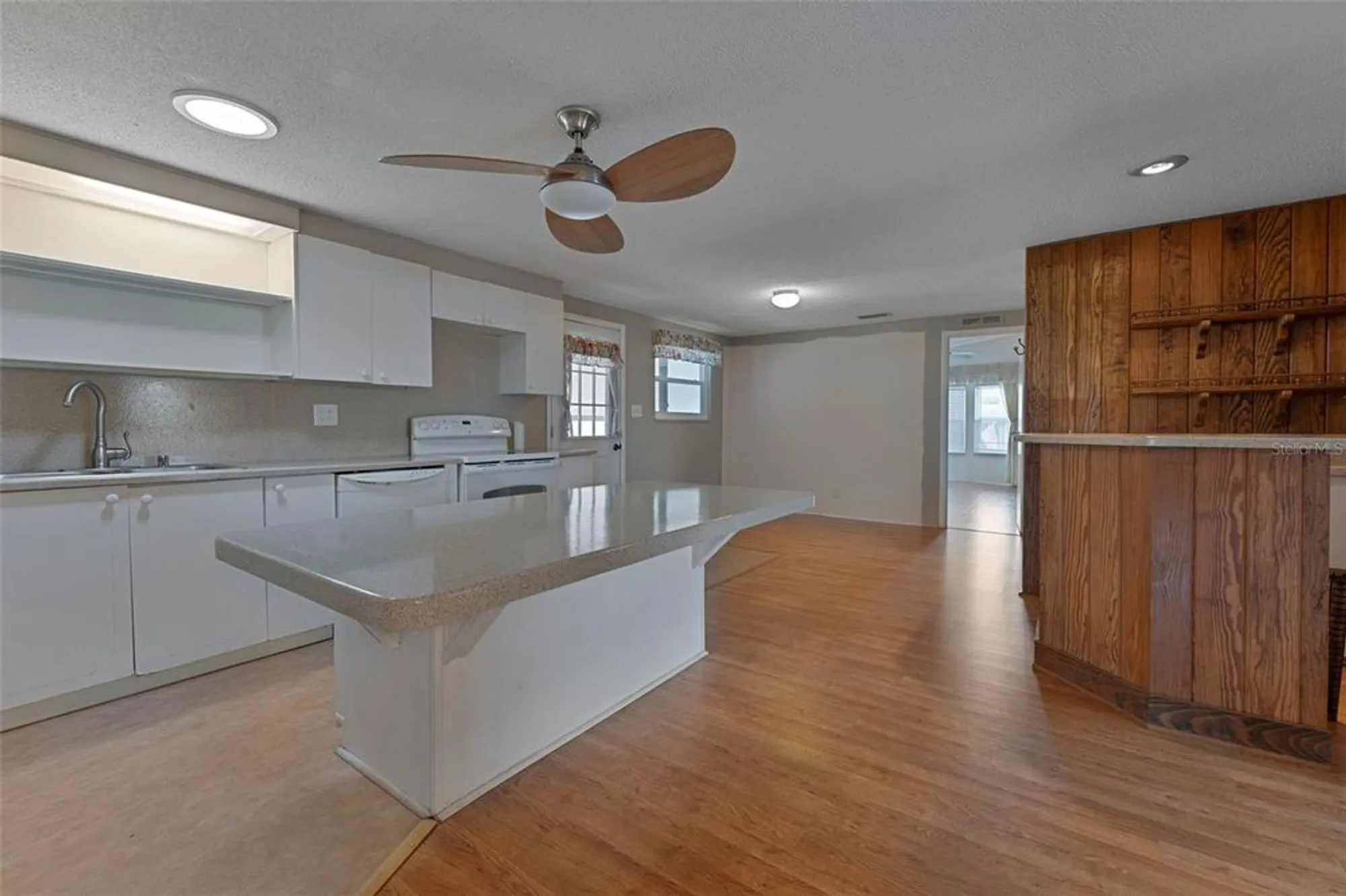 Property Slideshow image 6 of 23 | 3175 pebble bend dr, Lakeland, FL, 33810