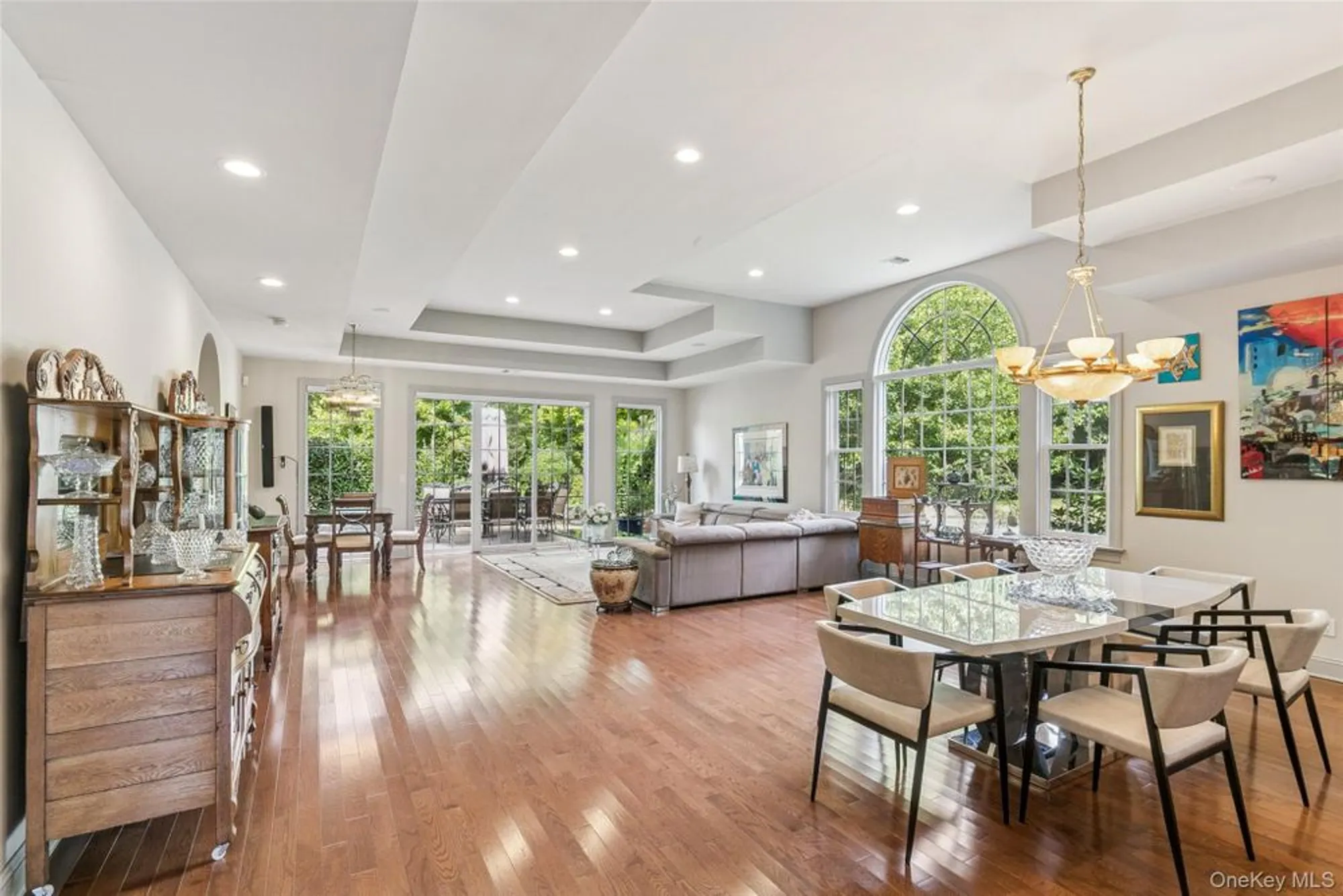 Property Slideshow image 9 of 31 | 382 altessa blvd, Melville, NY, 11747