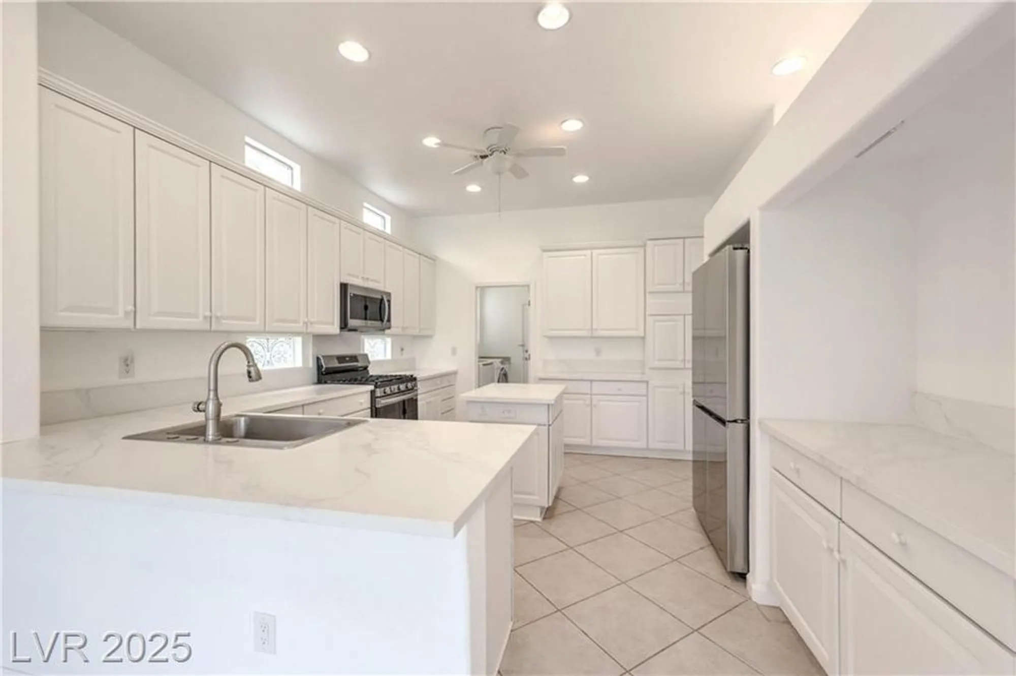 Property Slideshow image 6 of 36 | 562 mountain links dr, Henderson, NV, 89012