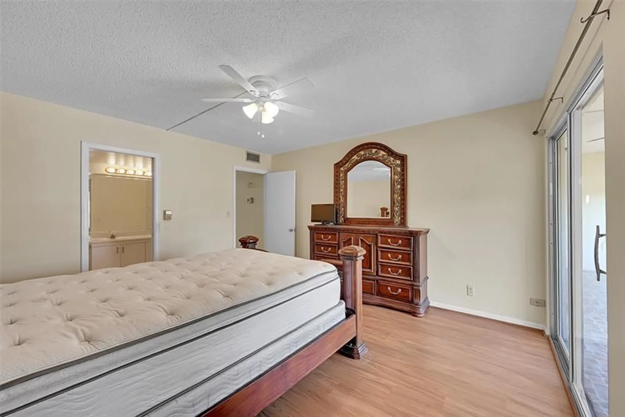 Property Slideshow image 19 of 29 | 2901 victoria cir k3, Coconut Creek, FL, 33066
