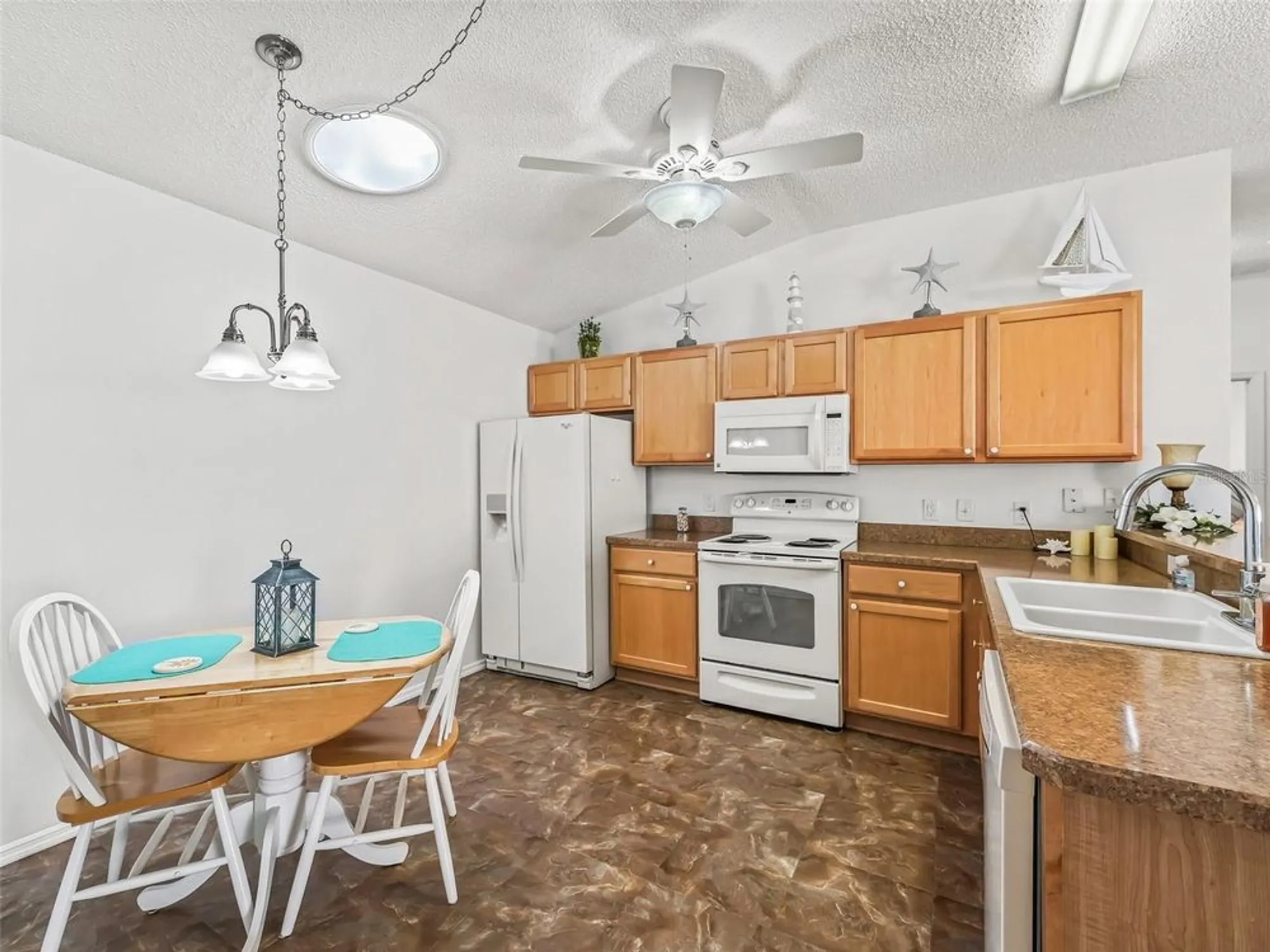 Property Slideshow image 12 of 32 | 408 rose croft ter, The Villages, FL, 32162