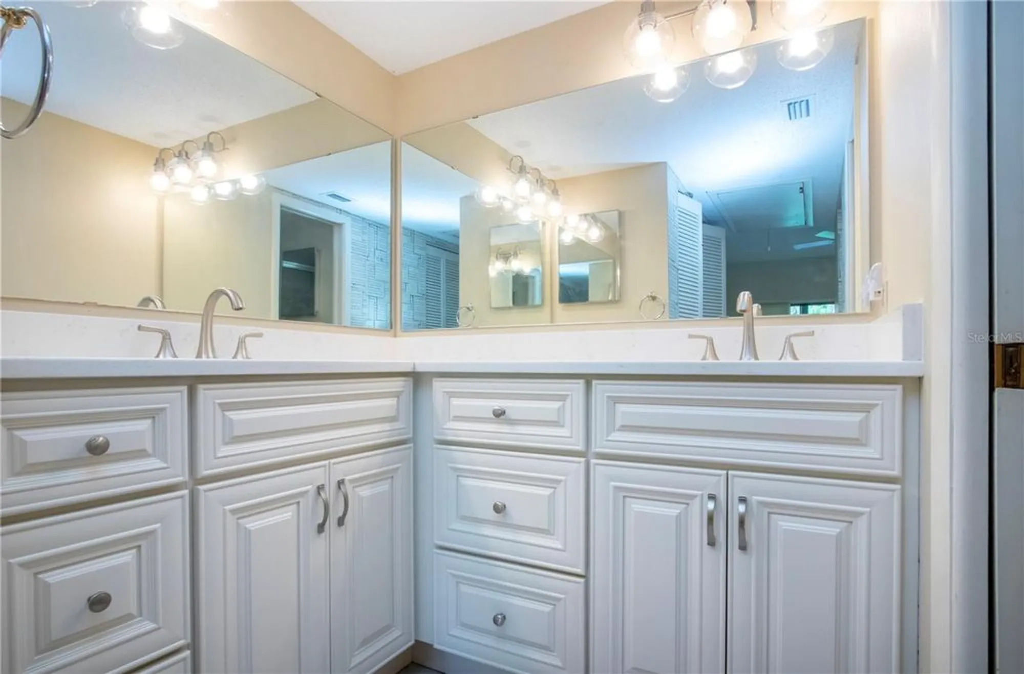 Property Slideshow image 39 of 48 | 4812 kestral park cir 20, Sarasota, FL, 34231