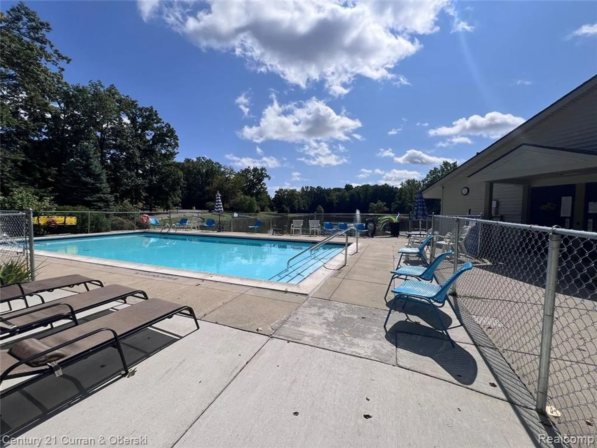 Property Slideshow image 27 of 28 | 61958 ticonderoga dr, South Lyon, MI, 48178