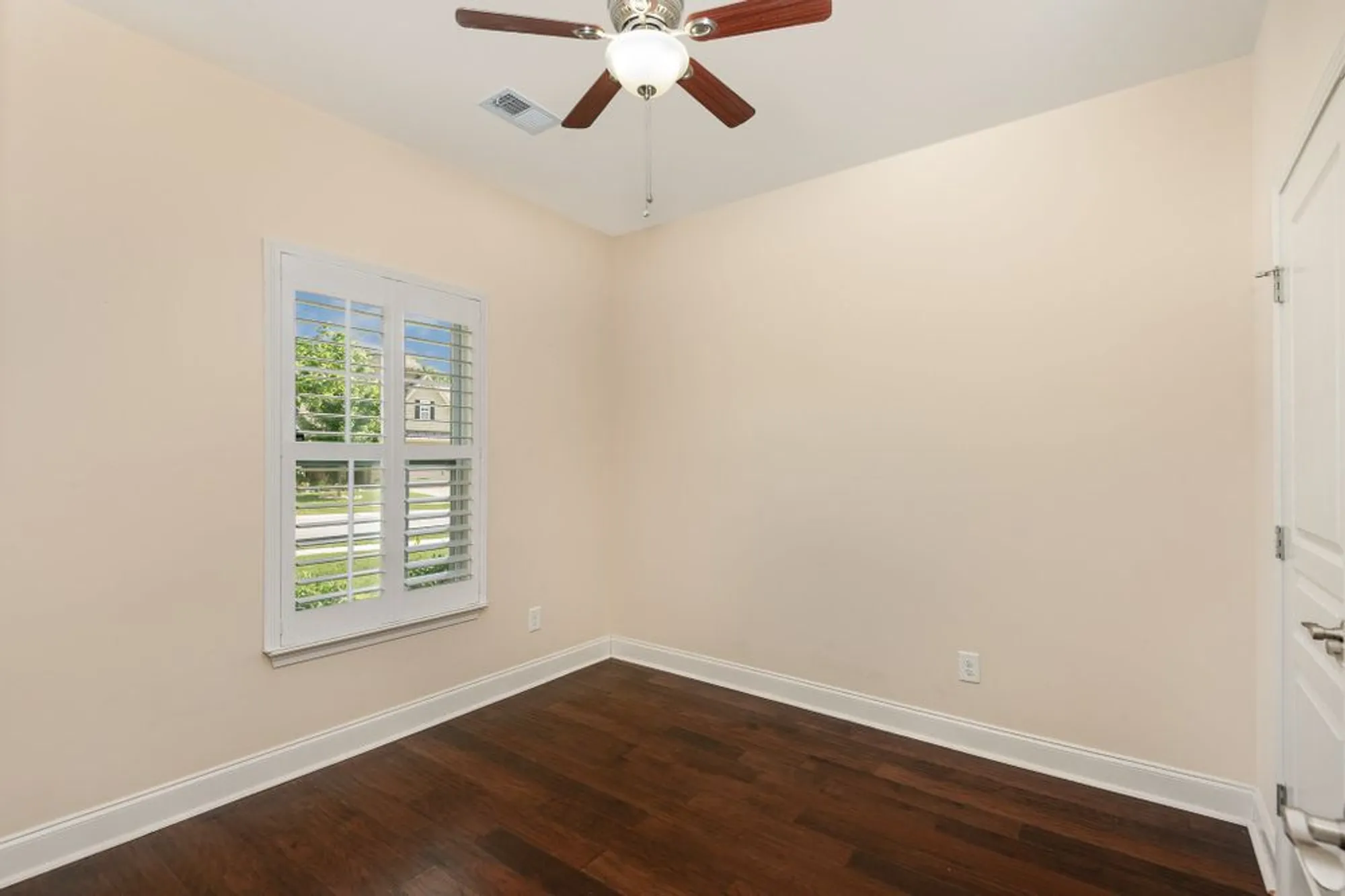 Property Slideshow image 18 of 37 | 445 stonegate dr, Lebanon, TN, 37090