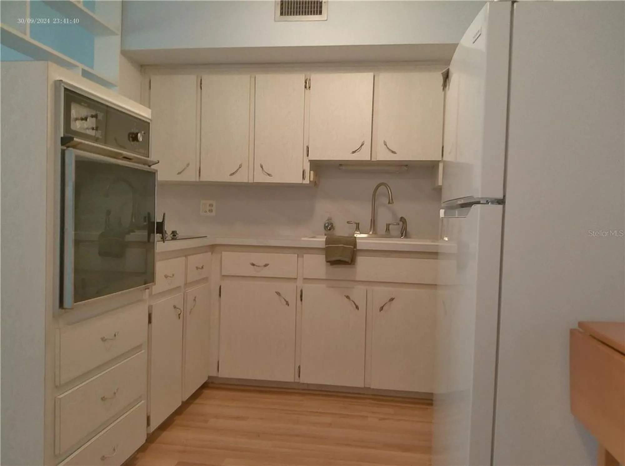 Property Slideshow image 7 of 58 | 2400 franciscan dr 18, Clearwater, FL, 33763