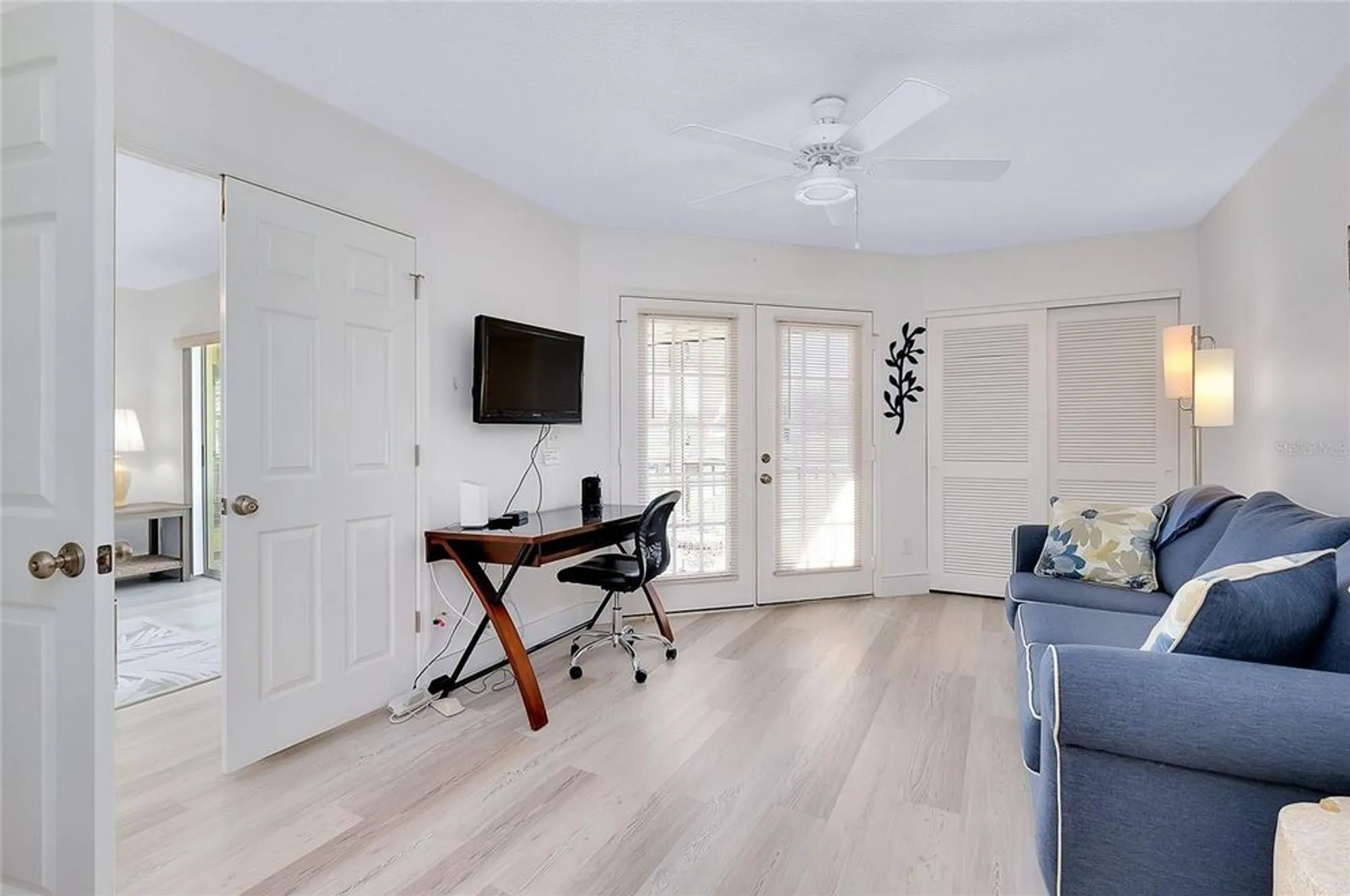 Property Slideshow image 38 of 68 | 433 cerromar ln 430, Venice, FL, 34293