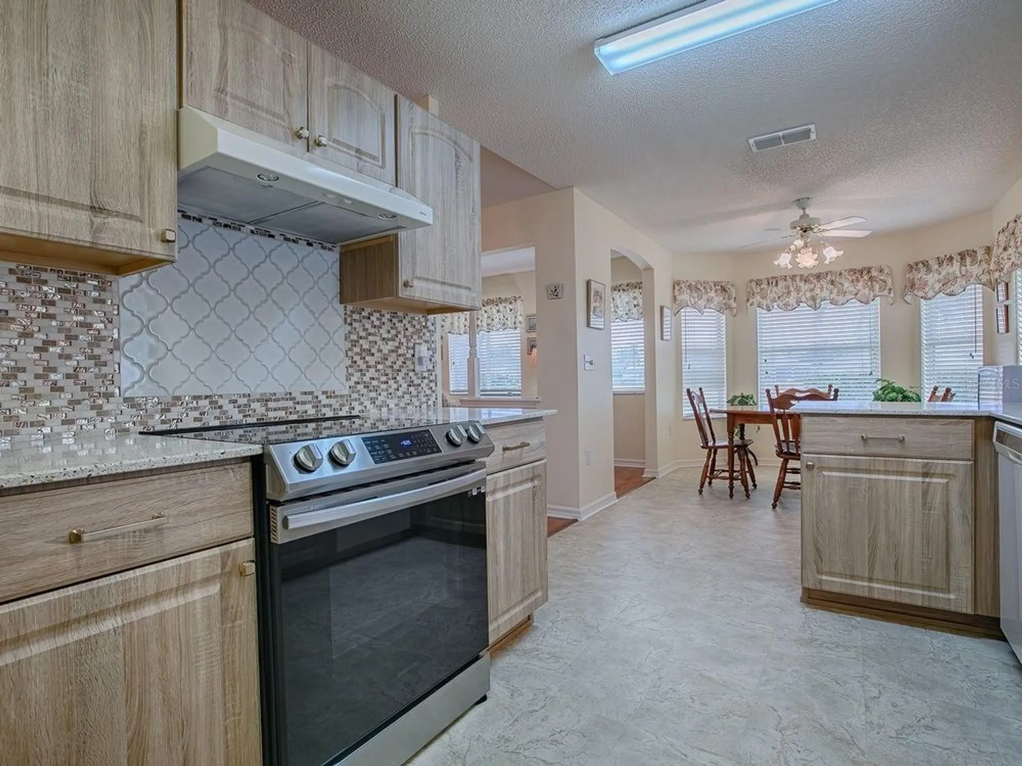 Property Slideshow image 21 of 43 | 305 ranchwood dr, Leesburg, FL, 34748