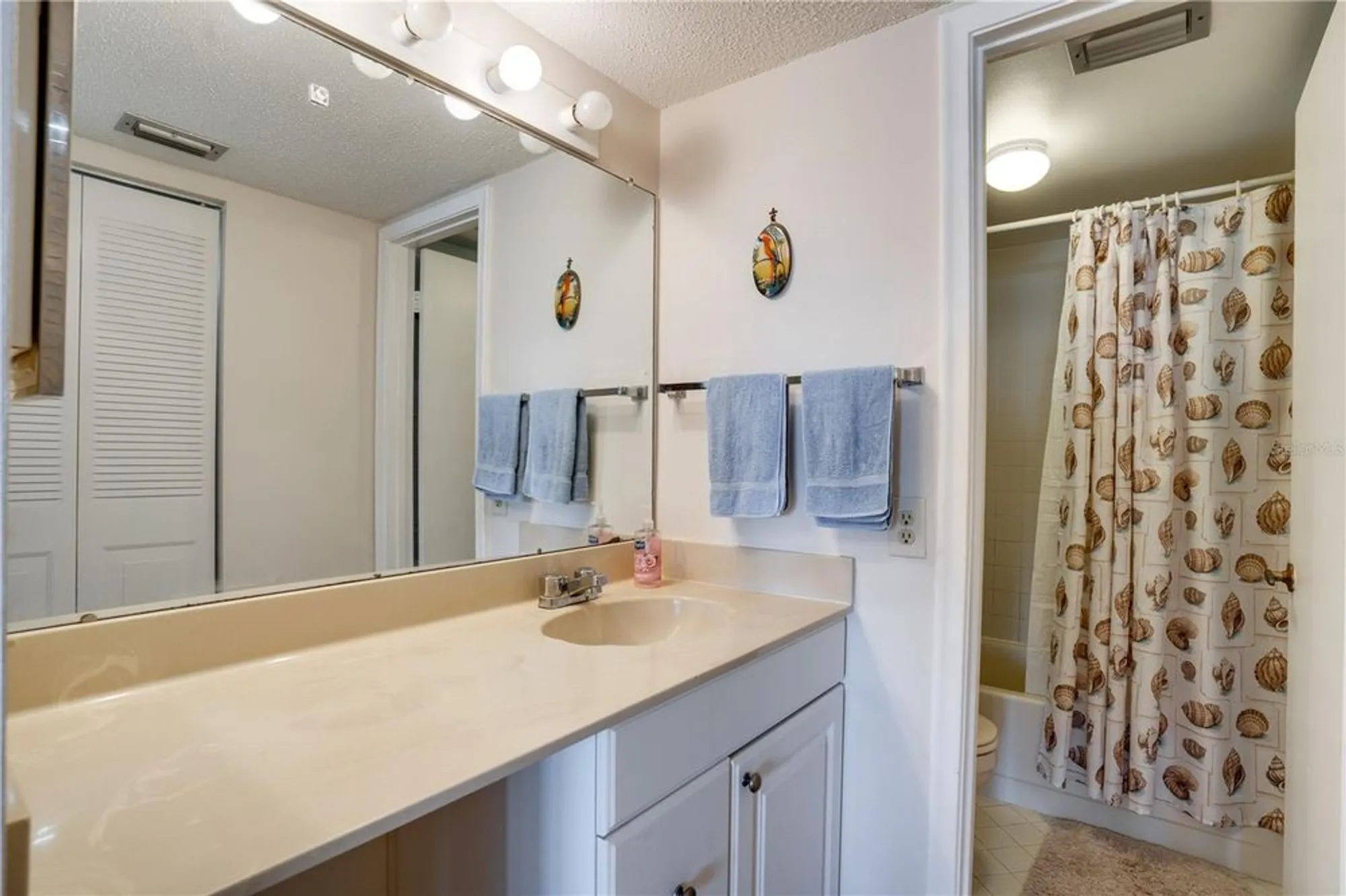 Property Slideshow image 16 of 37 | 6268 palma del mar blvd s apt 407, St Petersburg, FL, 33715