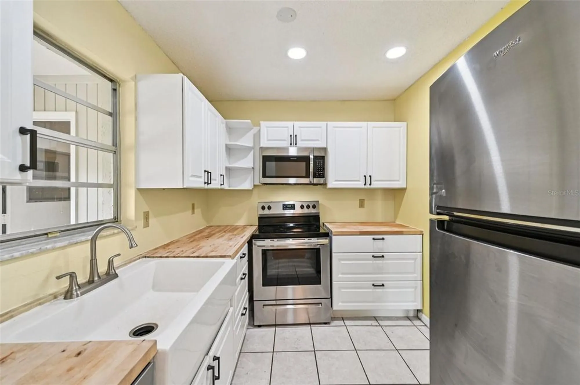 Property Slideshow image 13 of 59 | 1908 canterbury ln 25, Sun City Center, FL, 33573