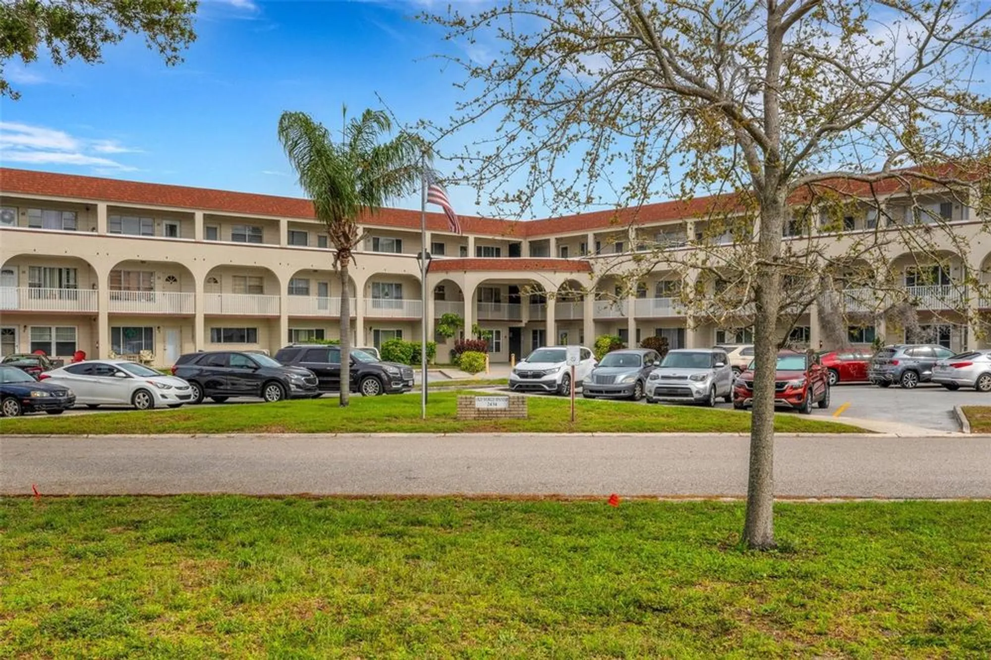 Property Slideshow image 1 of 37 | 2434 australia way 50, Clearwater, FL, 33763