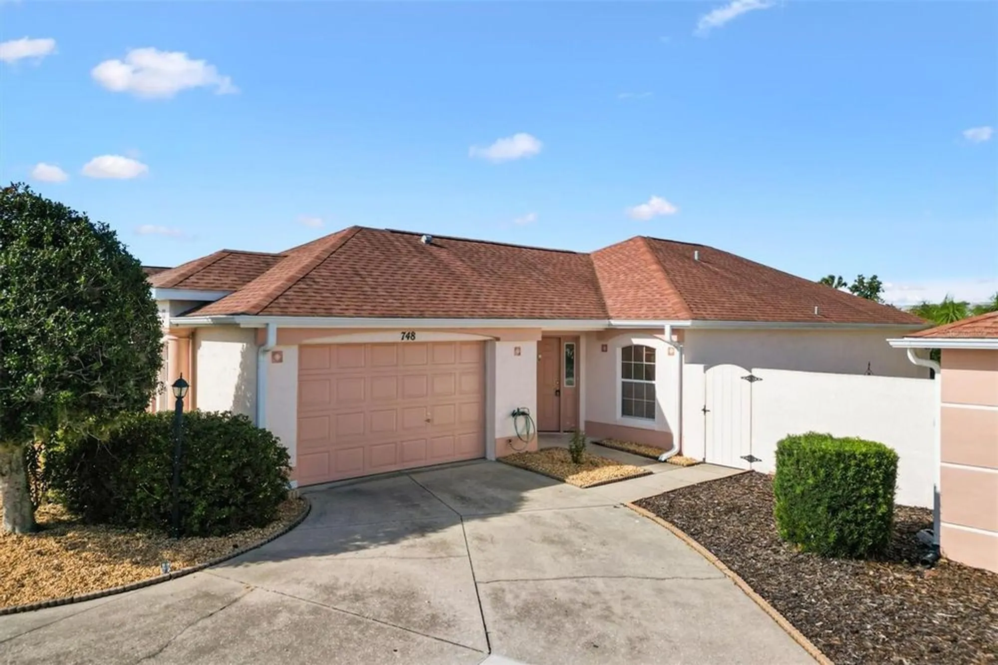 Property Slideshow image 2 of 32 | 748 ramirez ave, Lady Lake, FL, 32159