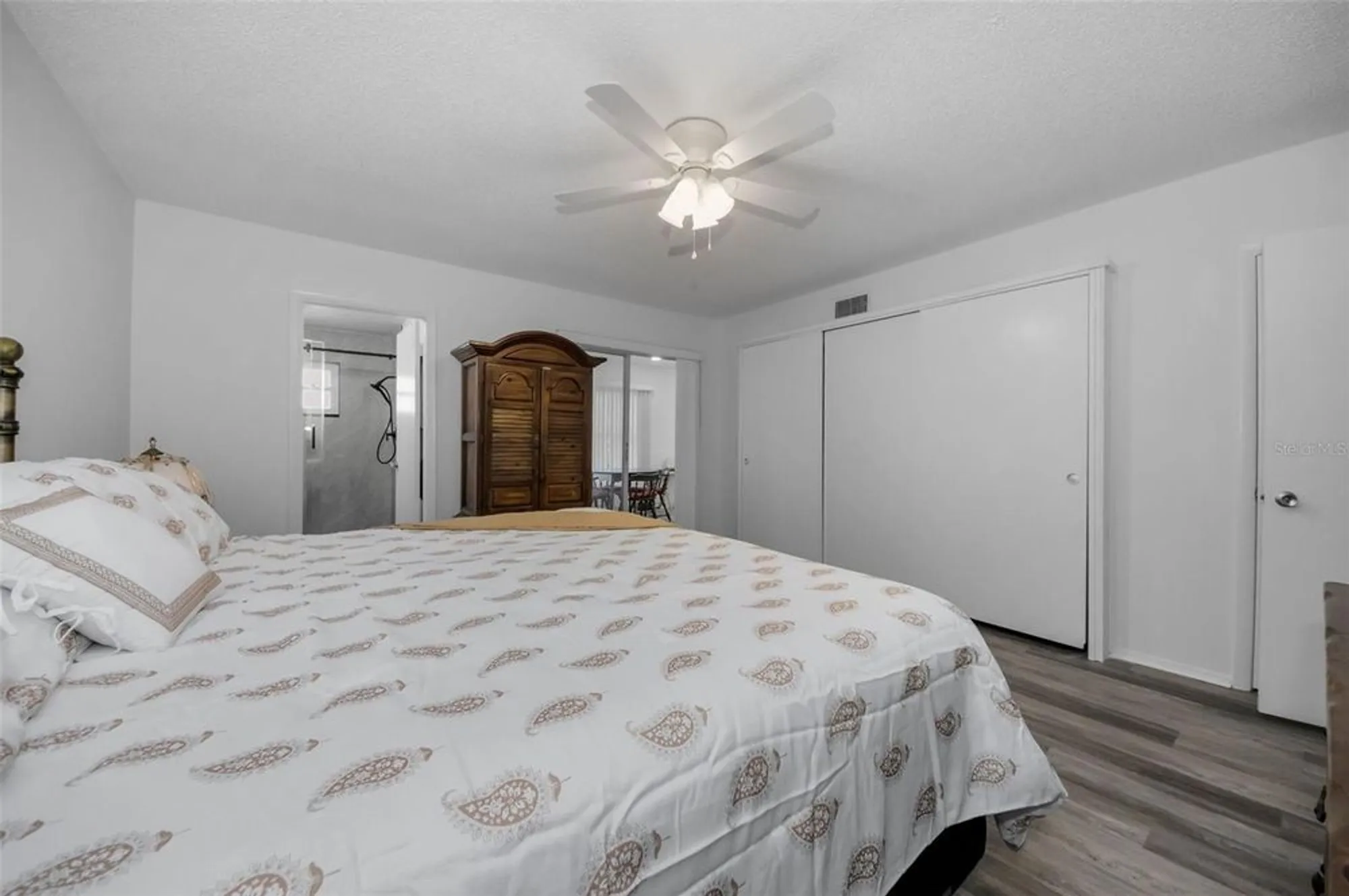 Property Slideshow image 18 of 58 | 2430 florentine way 44, Clearwater, FL, 33763