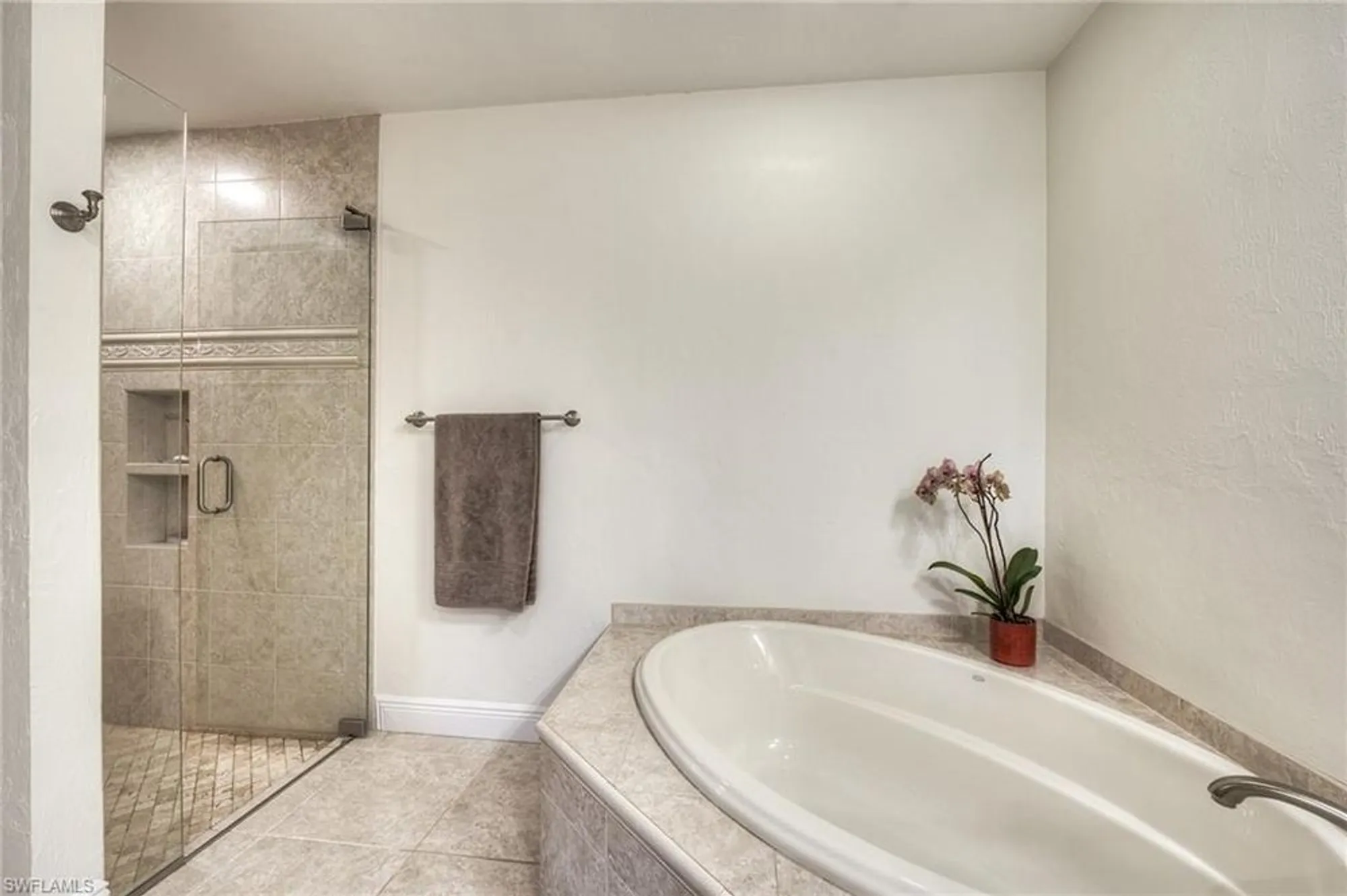 Property Slideshow image 21 of 35 | 26290 devonshire ct 102, Bonita Springs, FL, 34134