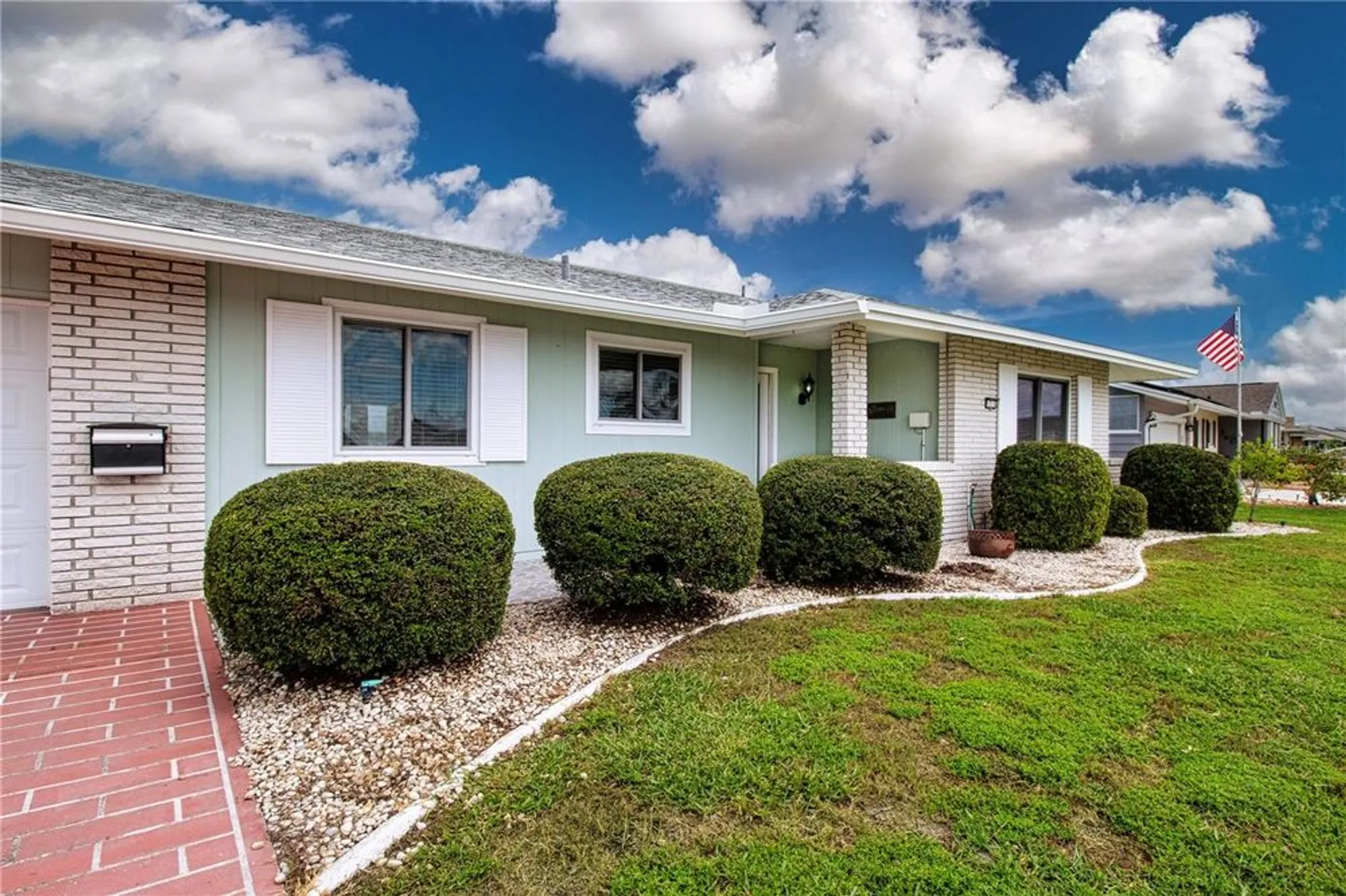 Property Slideshow image 5 of 56 | 1715 danbury dr, Sun City Center, FL, 33573