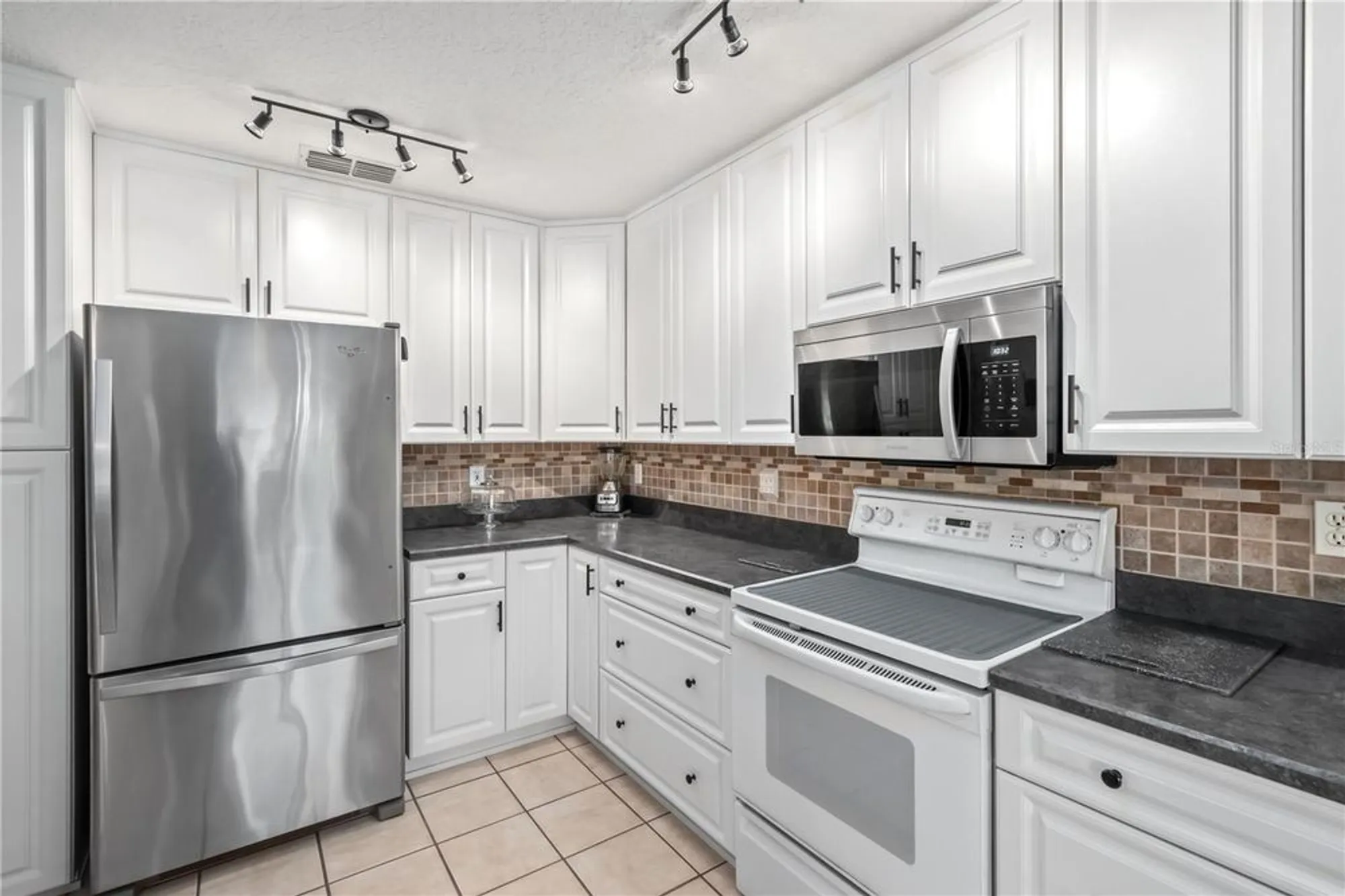 Property Slideshow image 16 of 44 | 11233 sw 73rd cir, Ocala, FL, 34476